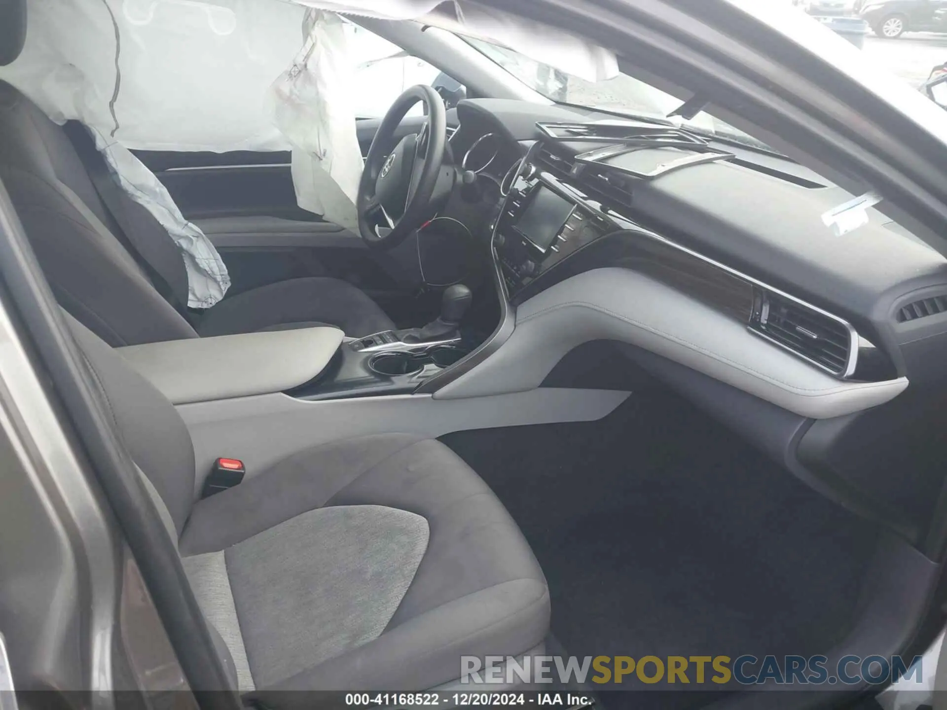 5 fotografías del automóvil dañado 4T1C31AK2LU544731 TOYOTA CAMRY 2020