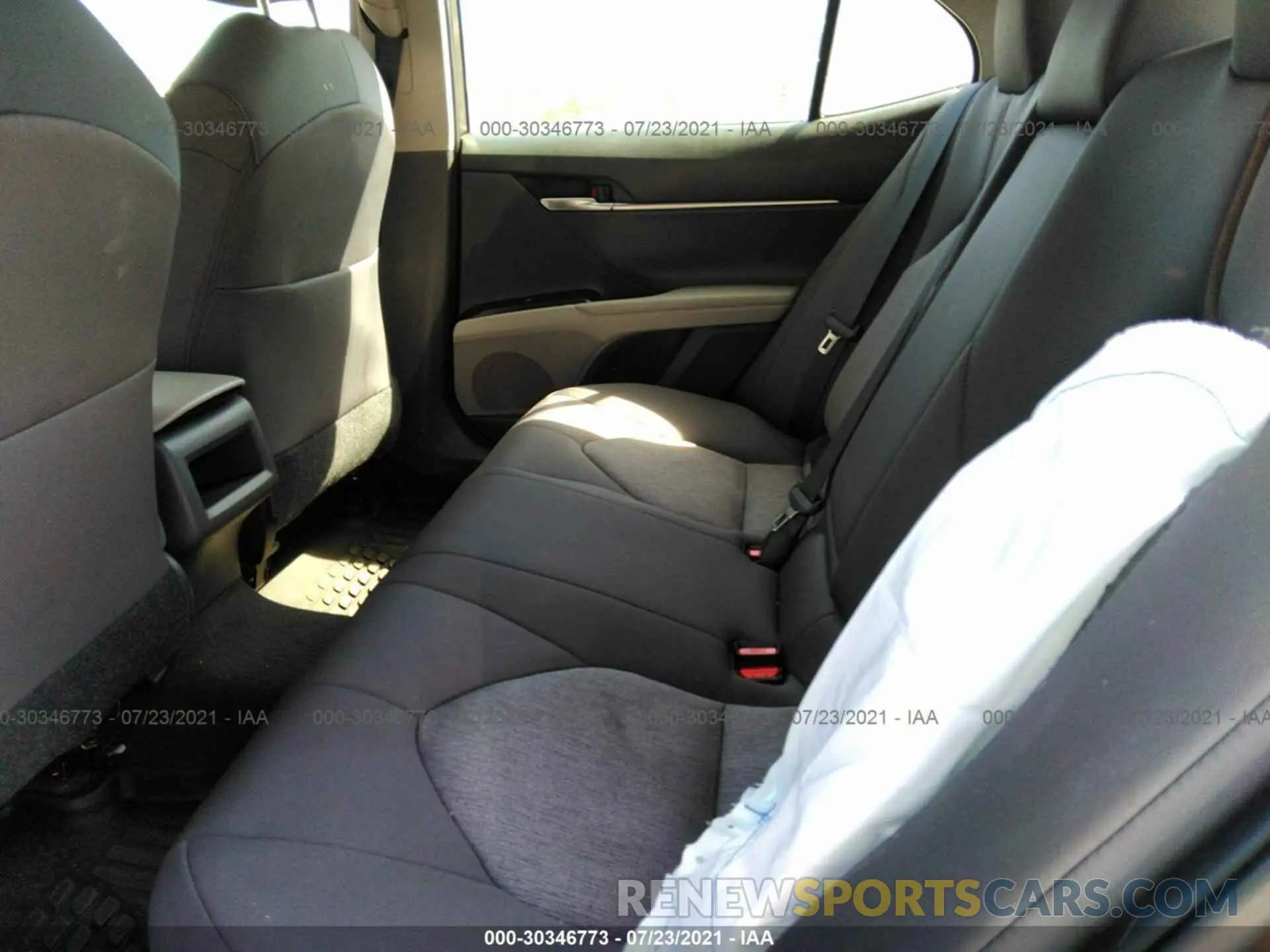 8 fotografías del automóvil dañado 4T1C31AK3LU011996 TOYOTA CAMRY 2020