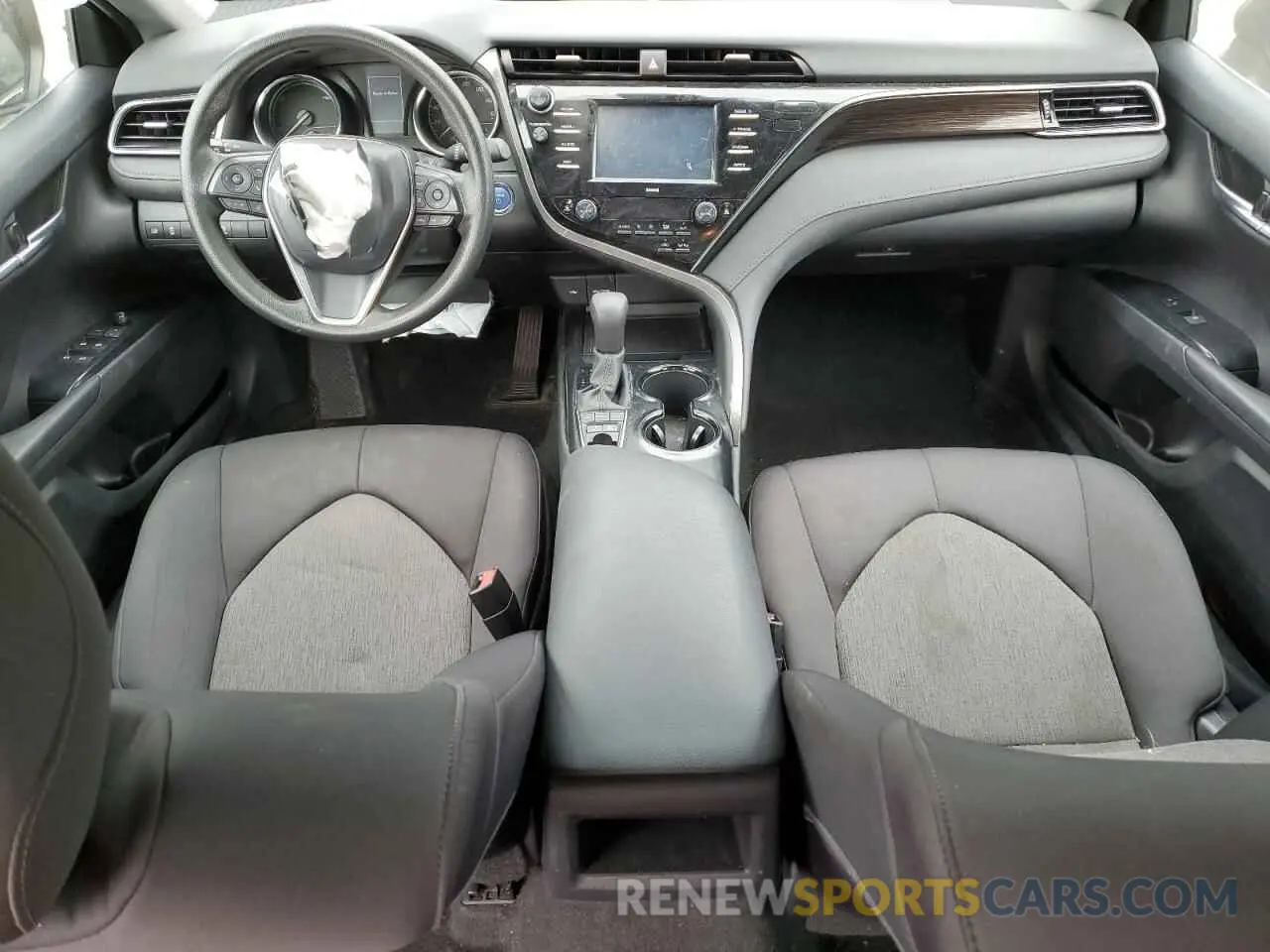 8 fotografías del automóvil dañado 4T1C31AK3LU018060 TOYOTA CAMRY 2020