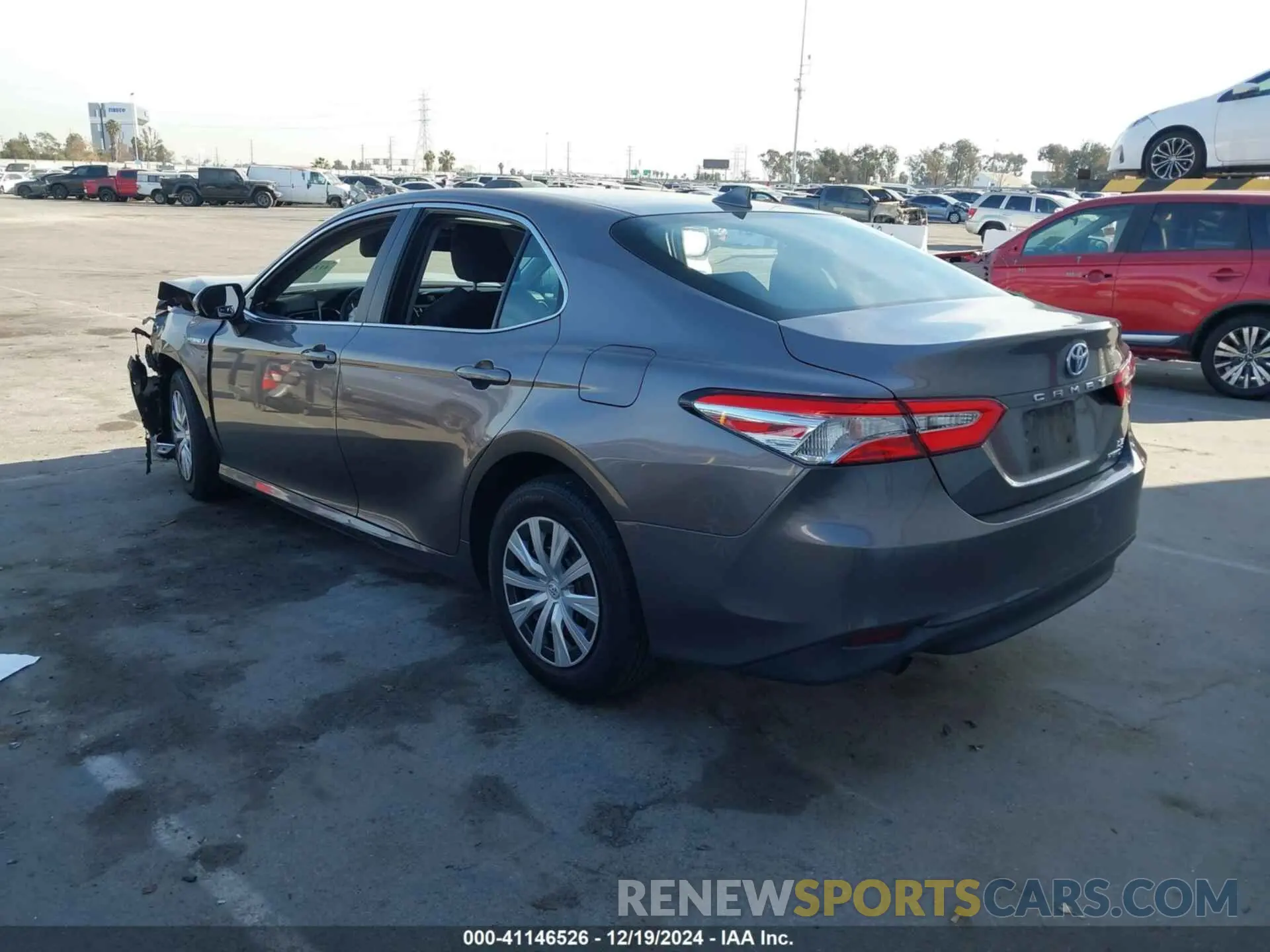 3 fotografías del automóvil dañado 4T1C31AK3LU018365 TOYOTA CAMRY 2020