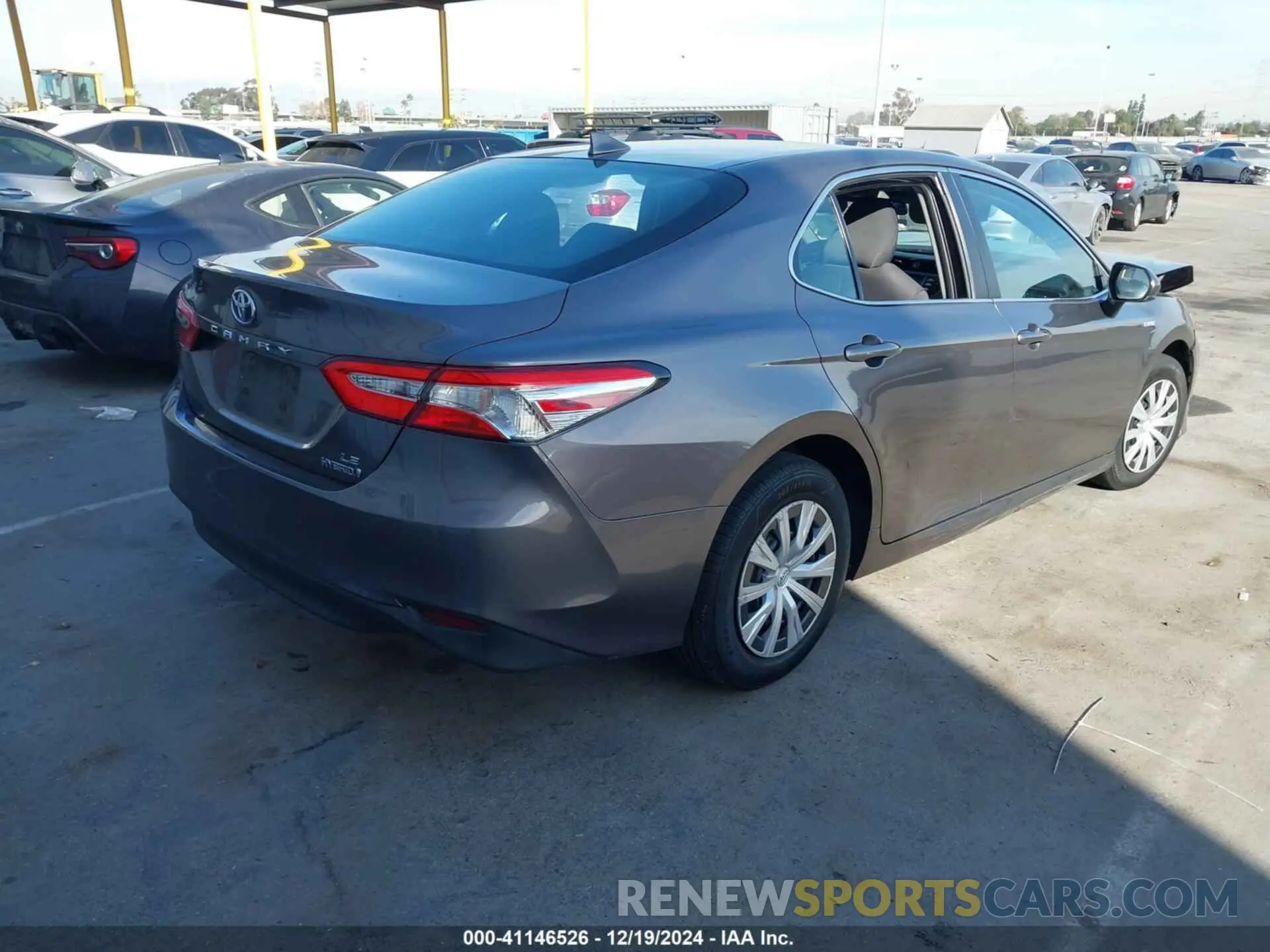 4 fotografías del automóvil dañado 4T1C31AK3LU018365 TOYOTA CAMRY 2020