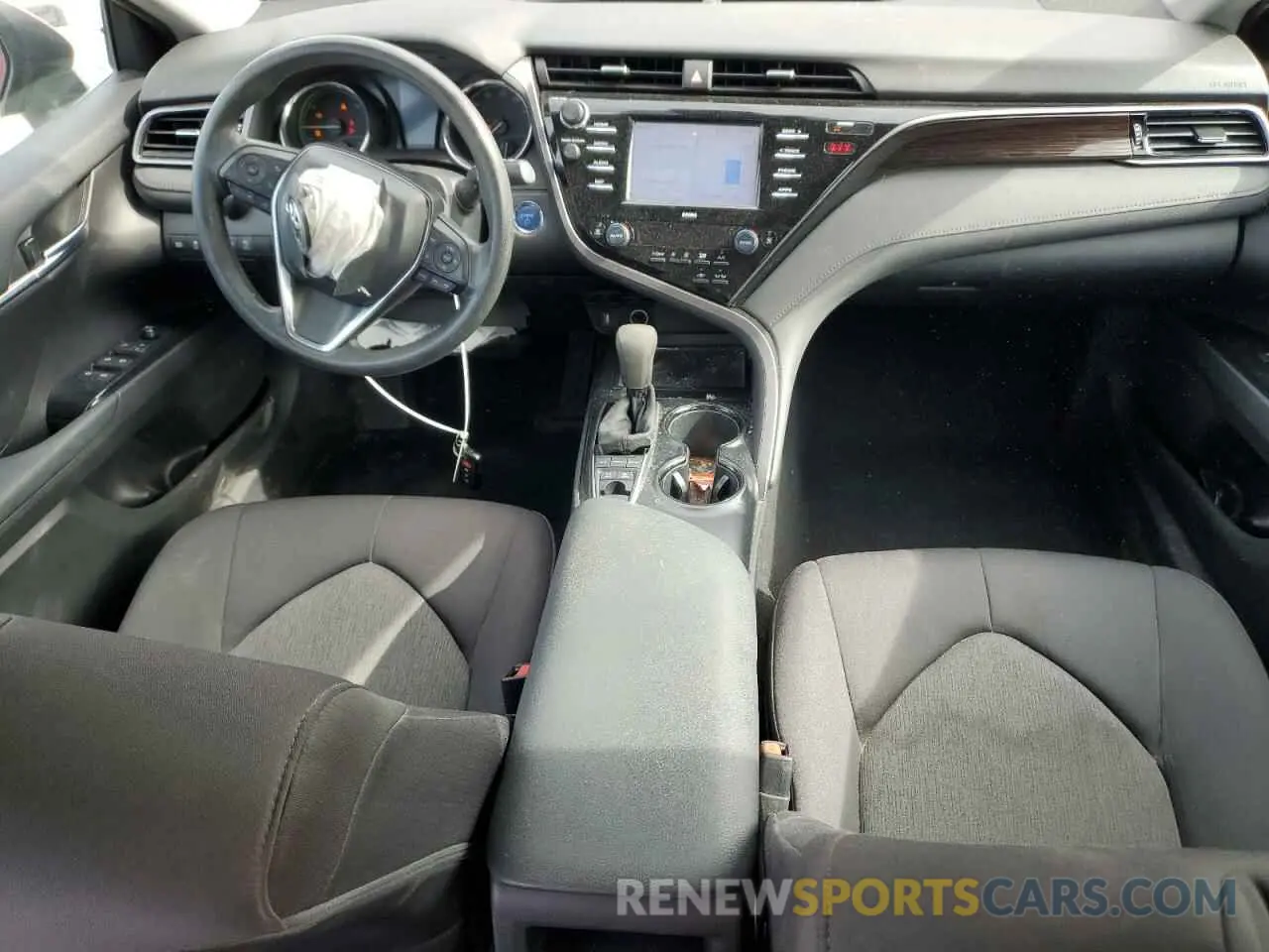 8 fotografías del automóvil dañado 4T1C31AK3LU529400 TOYOTA CAMRY 2020