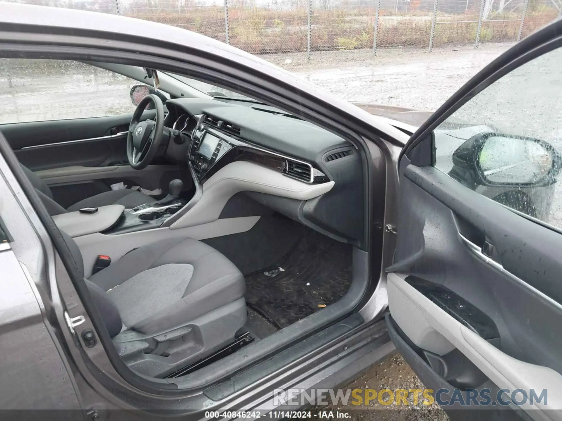 5 fotografías del automóvil dañado 4T1C31AK3LU534502 TOYOTA CAMRY 2020