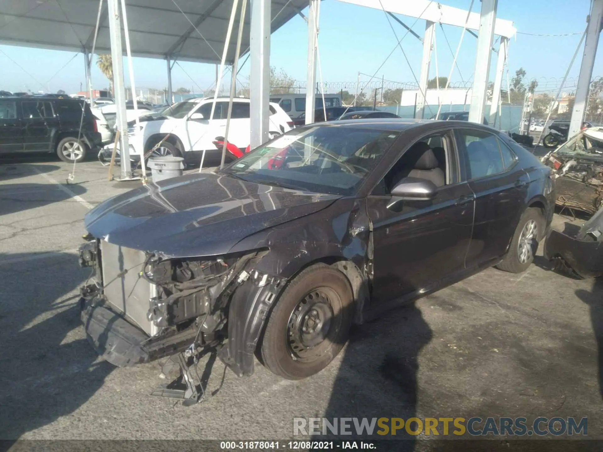 2 fotografías del automóvil dañado 4T1C31AK3LU539991 TOYOTA CAMRY 2020