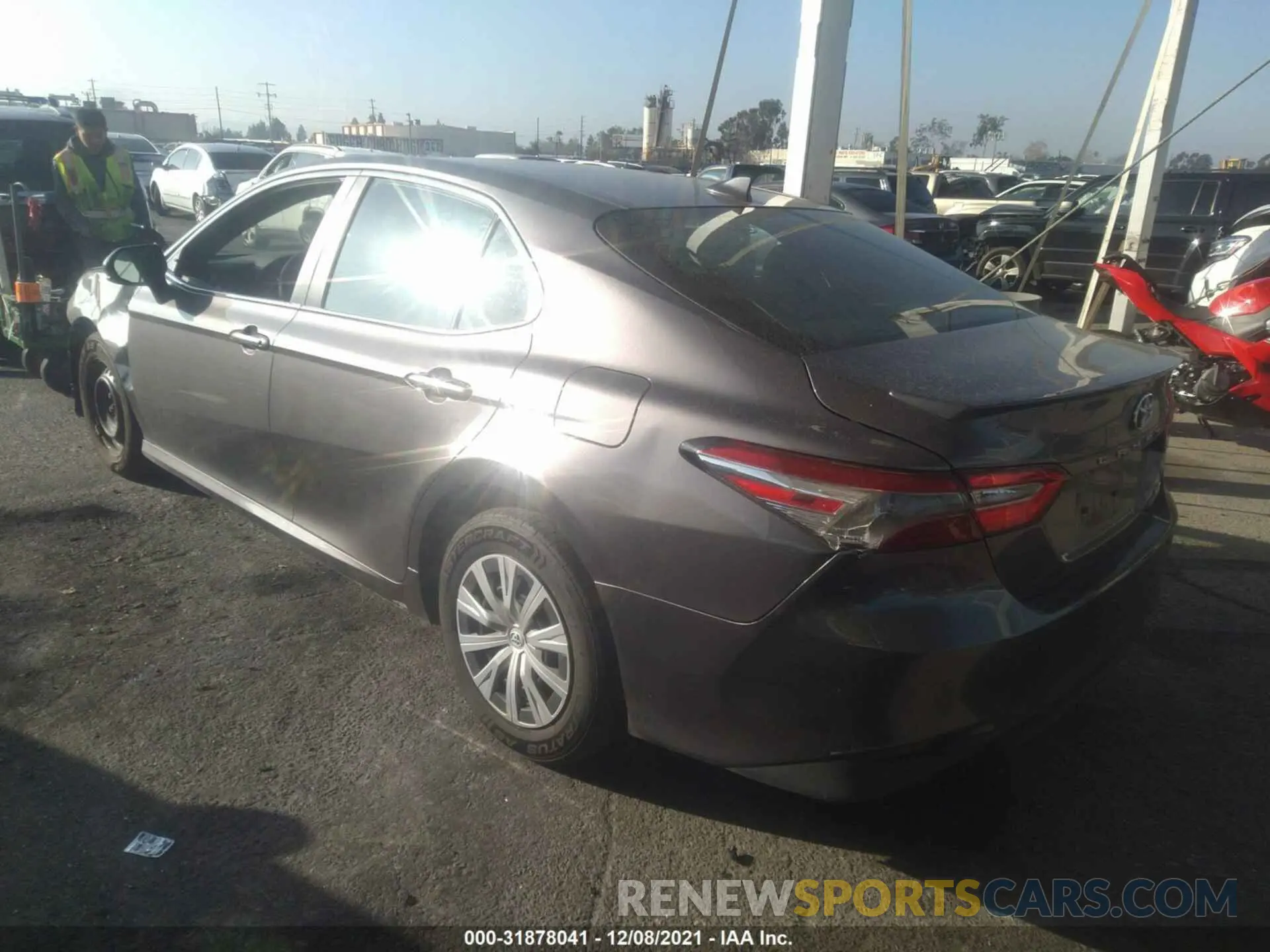 3 fotografías del automóvil dañado 4T1C31AK3LU539991 TOYOTA CAMRY 2020