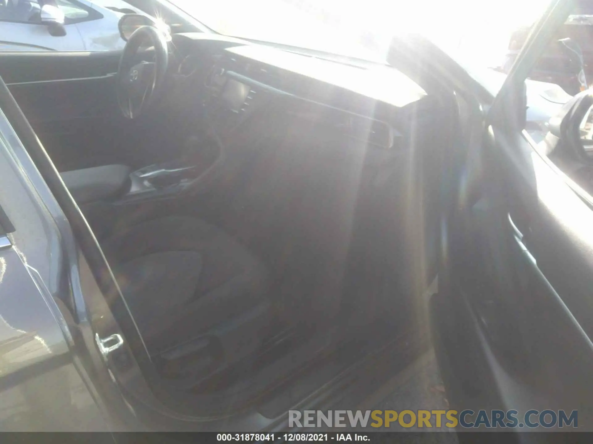 5 fotografías del automóvil dañado 4T1C31AK3LU539991 TOYOTA CAMRY 2020