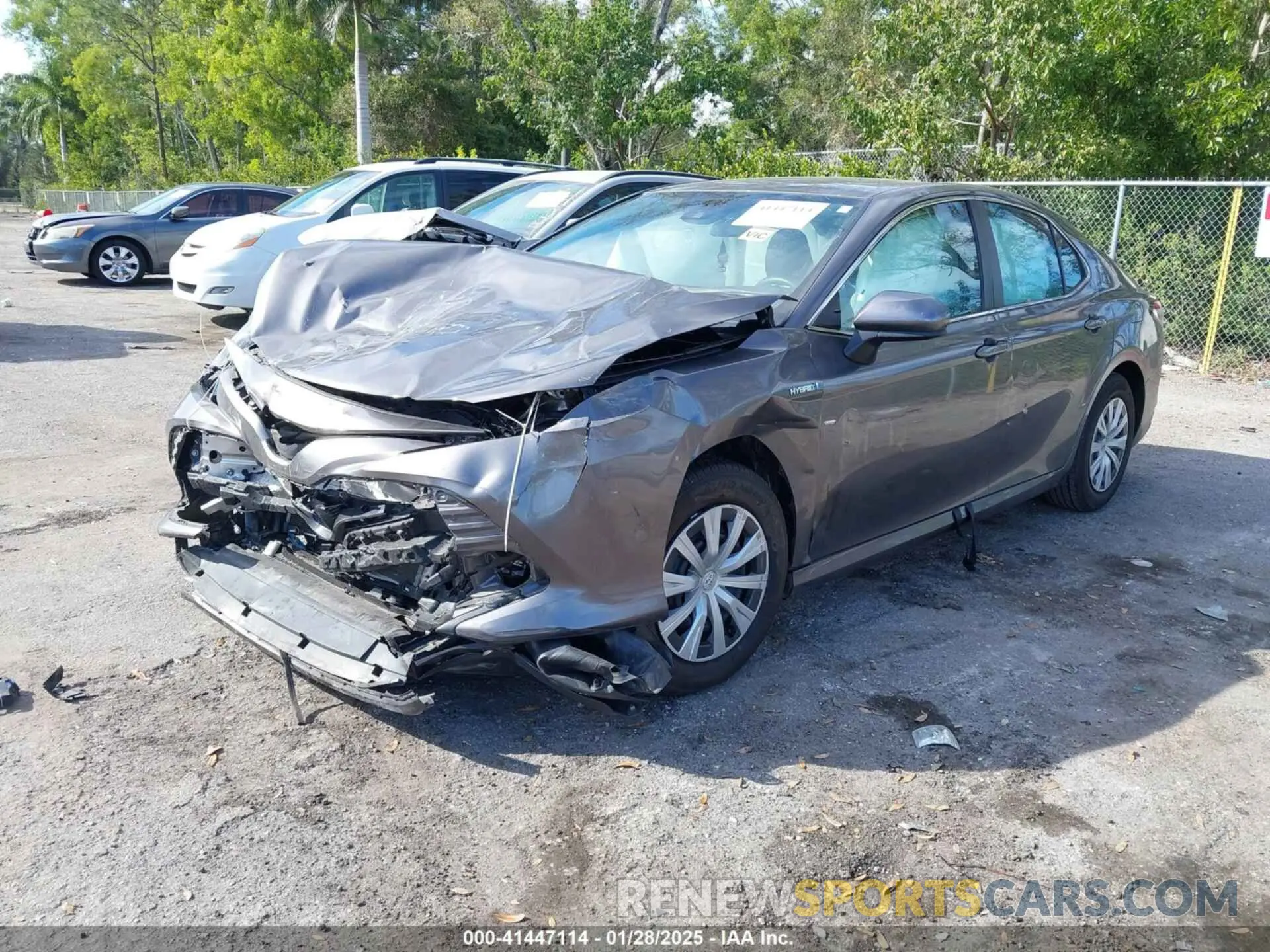 2 fotografías del automóvil dañado 4T1C31AK4LU540759 TOYOTA CAMRY 2020