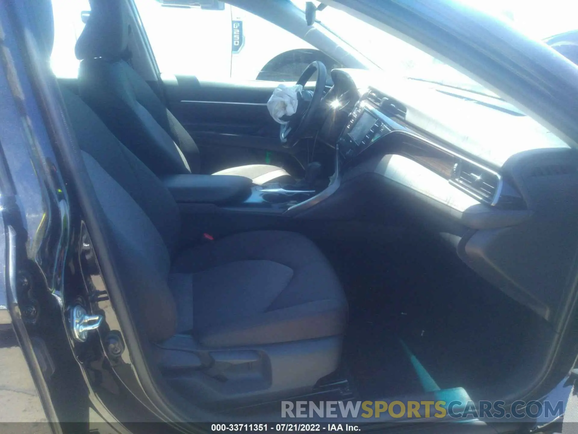 5 fotografías del automóvil dañado 4T1C31AK5LU017170 TOYOTA CAMRY 2020