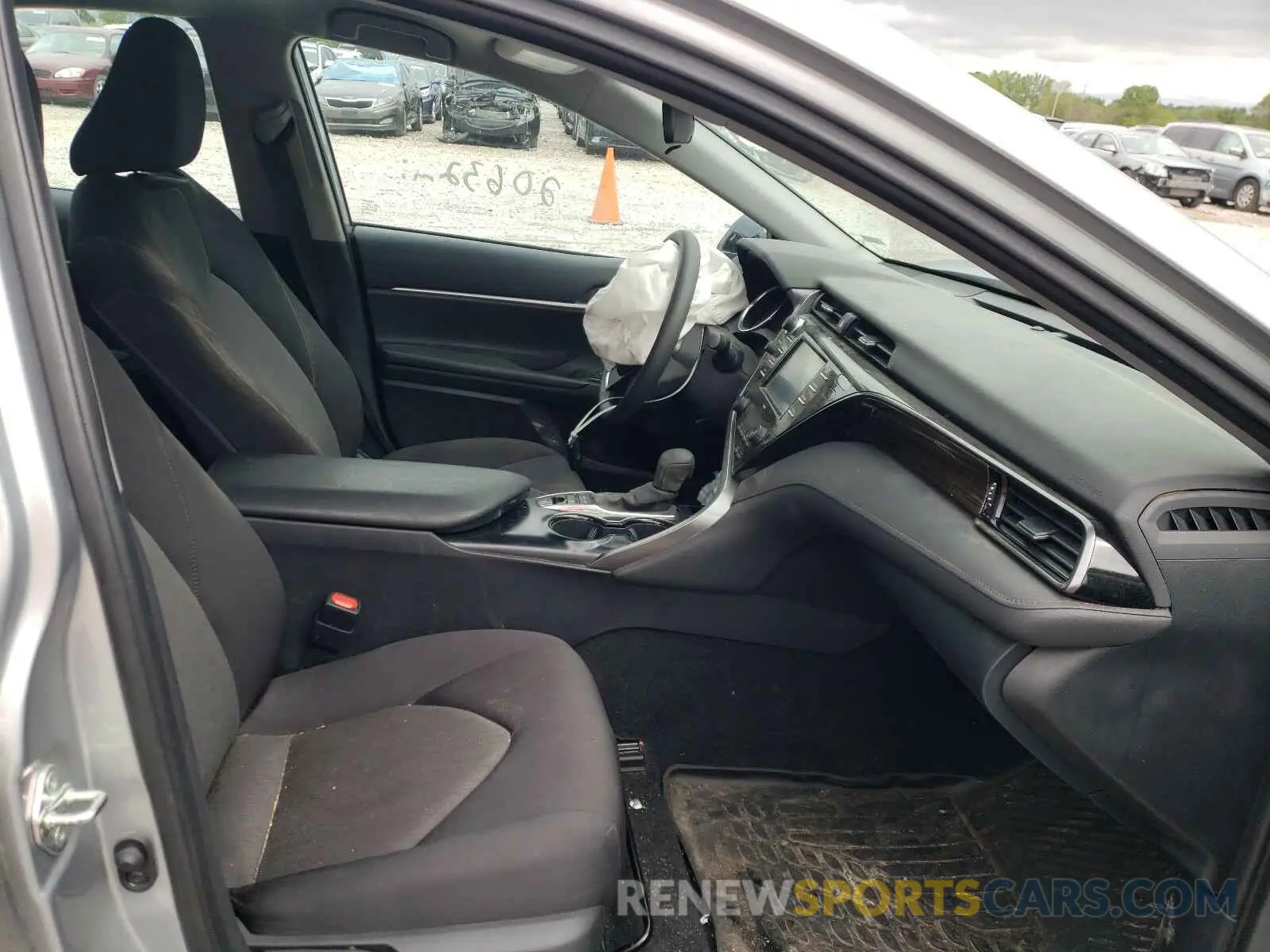 5 fotografías del automóvil dañado 4T1C31AK5LU523601 TOYOTA CAMRY 2020