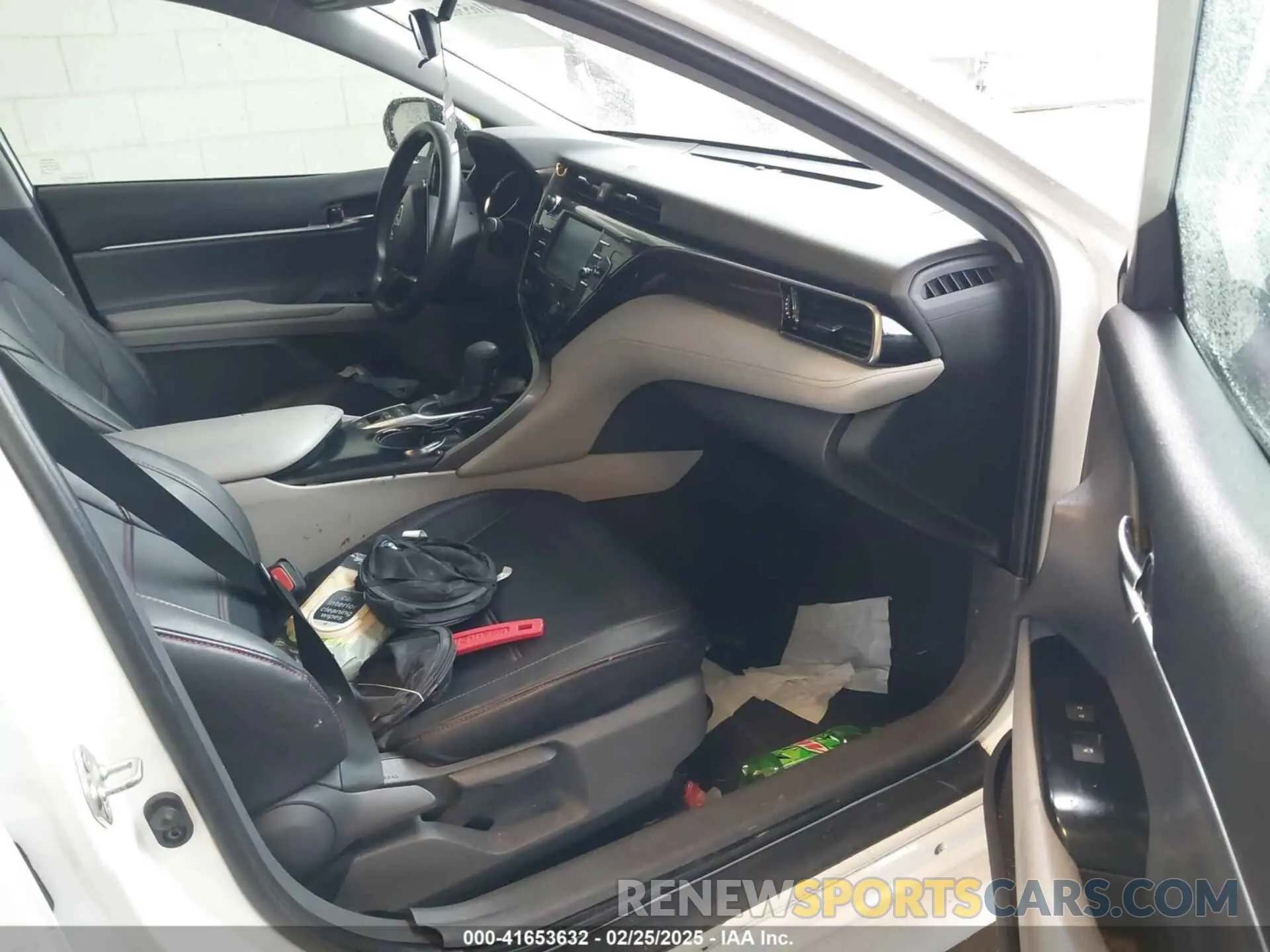 5 fotografías del automóvil dañado 4T1C31AK5LU528748 TOYOTA CAMRY 2020