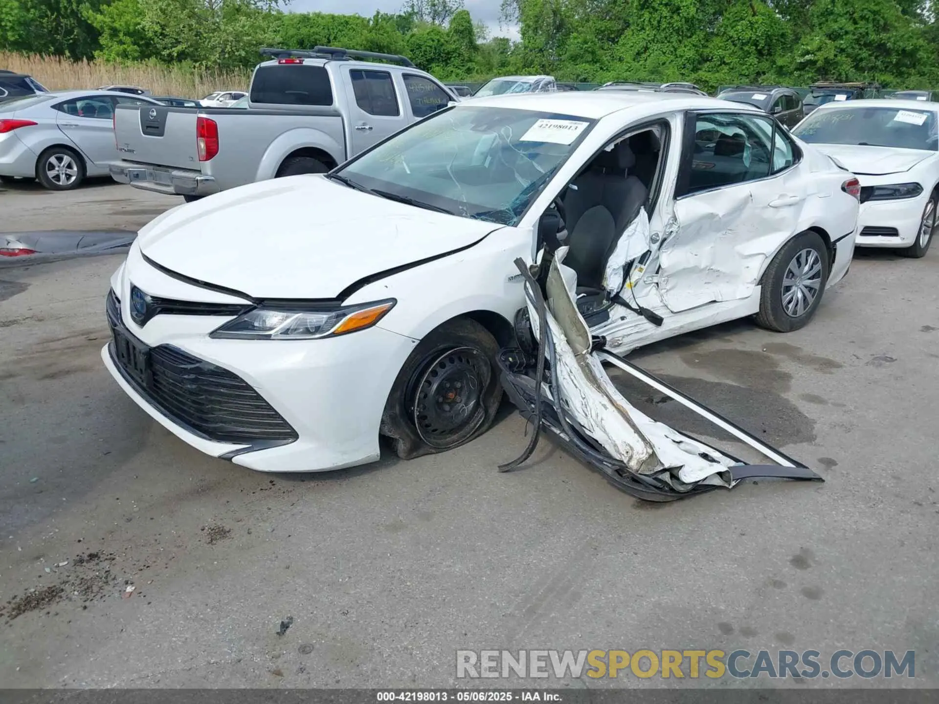 2 fotografías del automóvil dañado 4T1C31AK5LU538633 TOYOTA CAMRY 2020