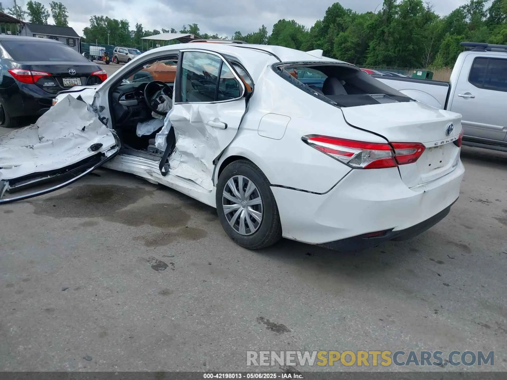 3 fotografías del automóvil dañado 4T1C31AK5LU538633 TOYOTA CAMRY 2020