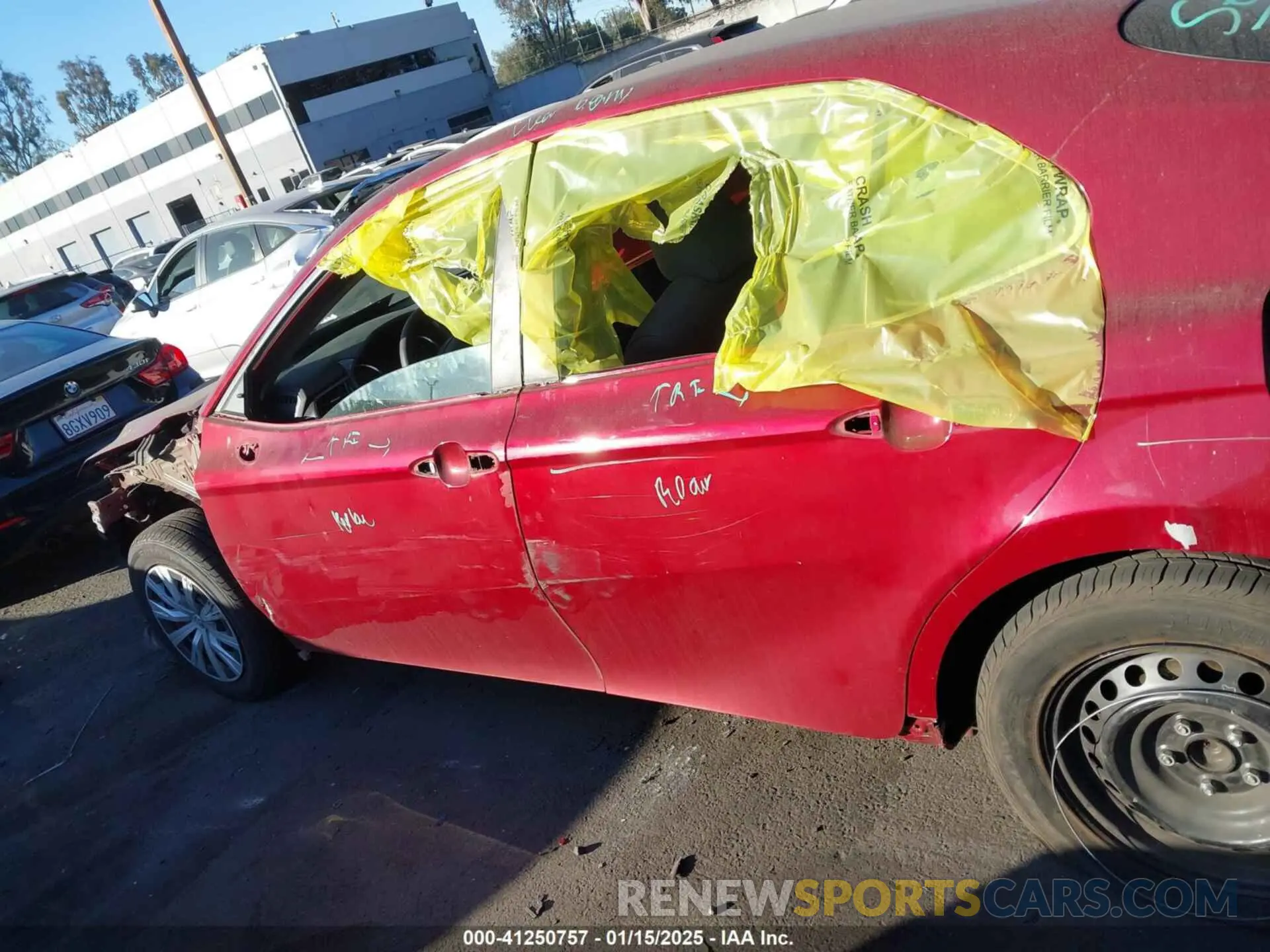 14 fotografías del automóvil dañado 4T1C31AK6LU530198 TOYOTA CAMRY 2020