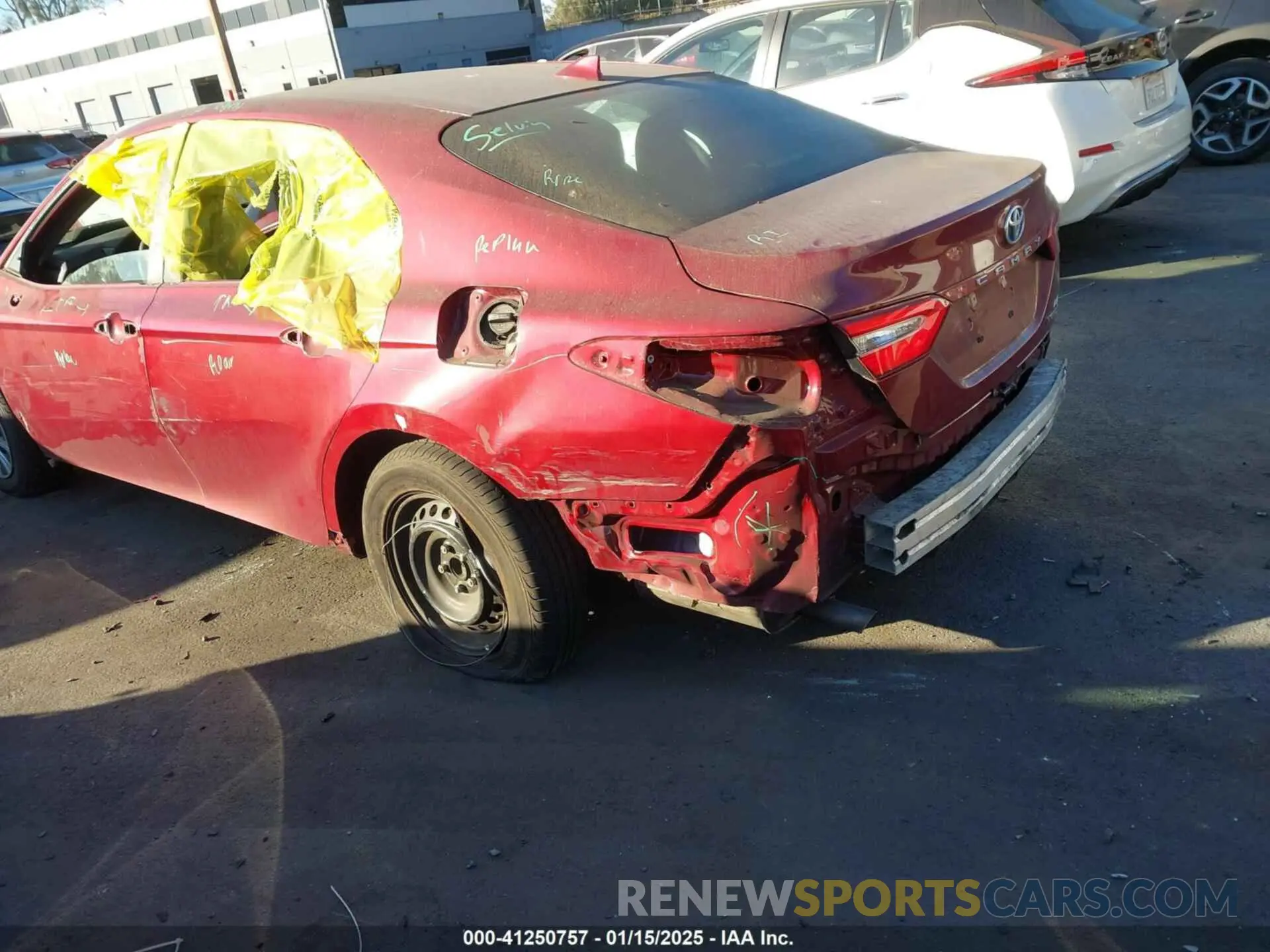 3 fotografías del automóvil dañado 4T1C31AK6LU530198 TOYOTA CAMRY 2020