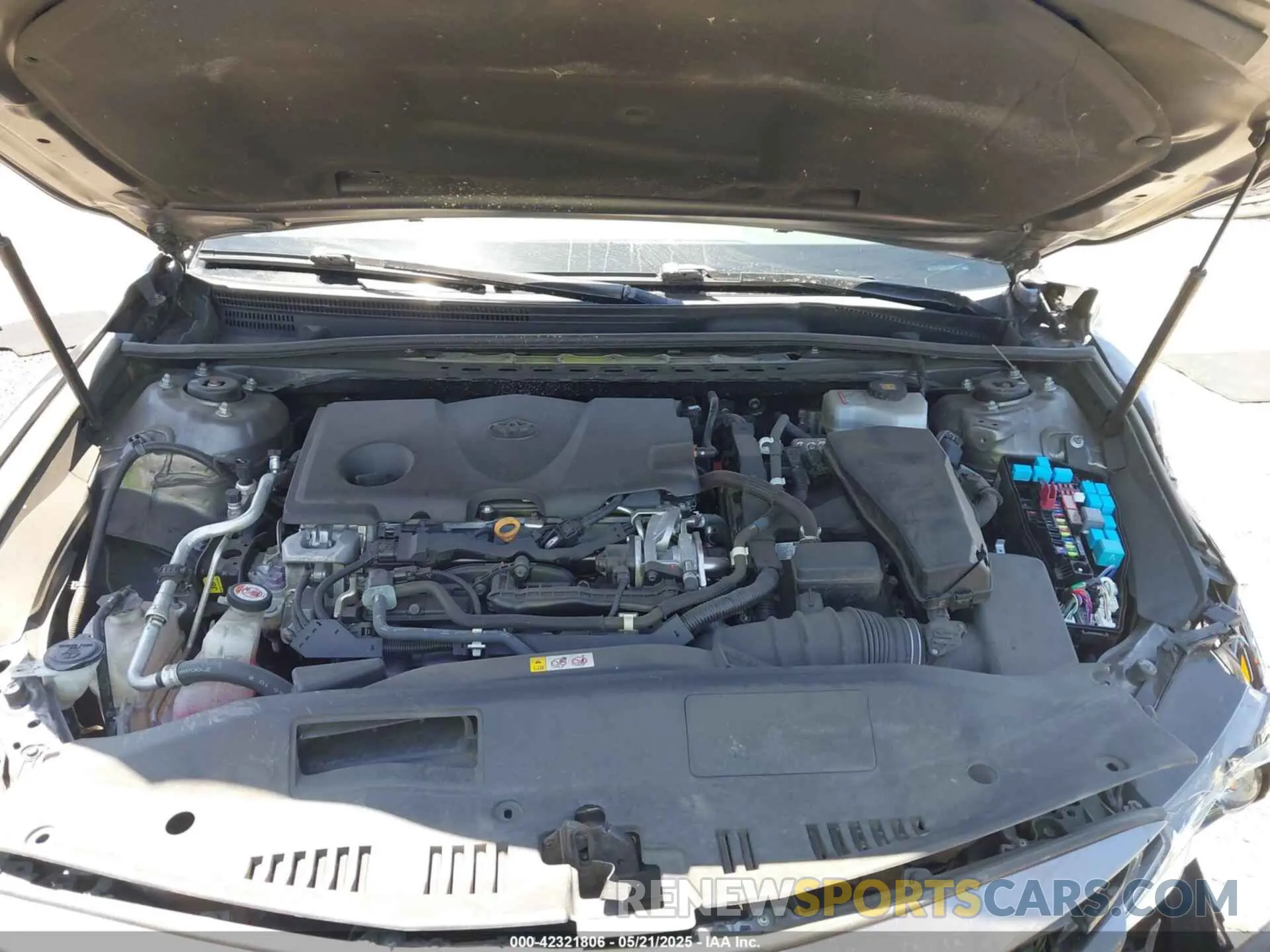 10 fotografías del automóvil dañado 4T1C31AK8LU528758 TOYOTA CAMRY 2020