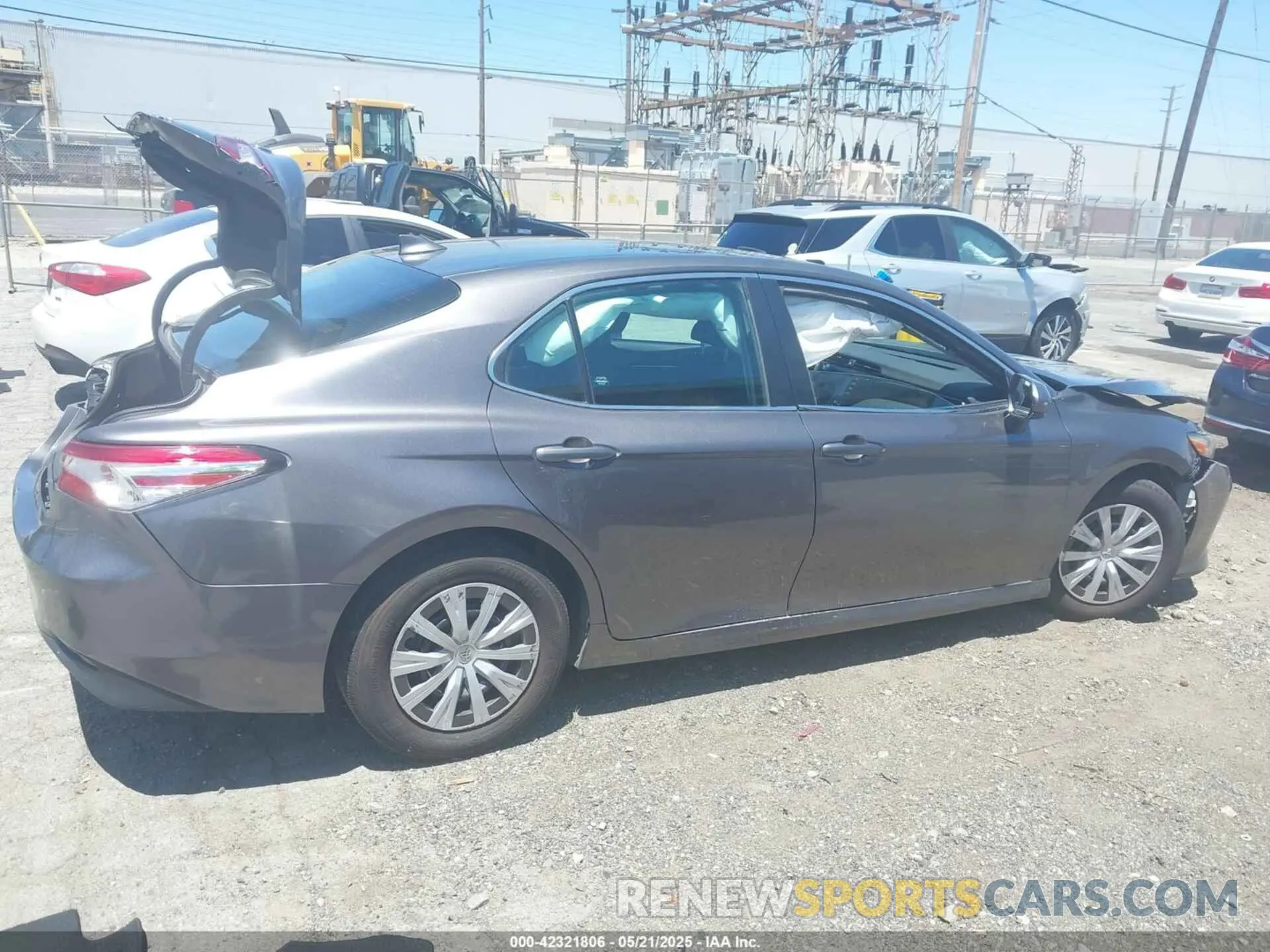 13 fotografías del automóvil dañado 4T1C31AK8LU528758 TOYOTA CAMRY 2020