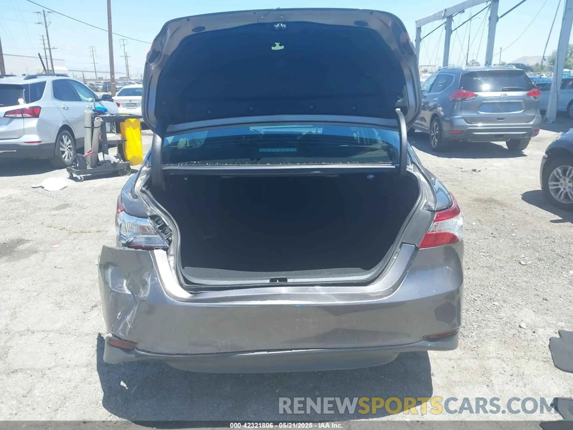 16 fotografías del automóvil dañado 4T1C31AK8LU528758 TOYOTA CAMRY 2020