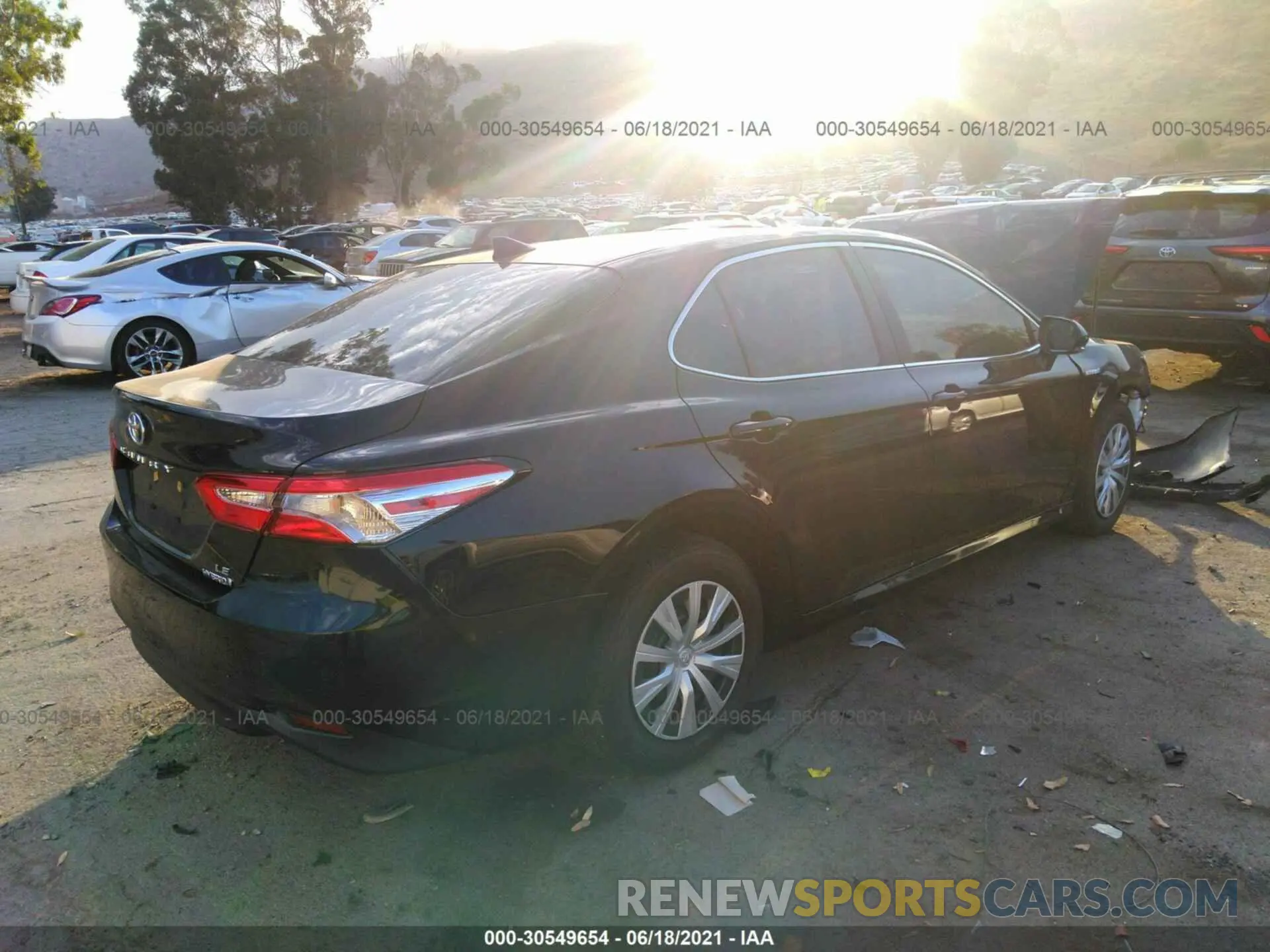 4 fotografías del automóvil dañado 4T1E31AK0LU009356 TOYOTA CAMRY 2020