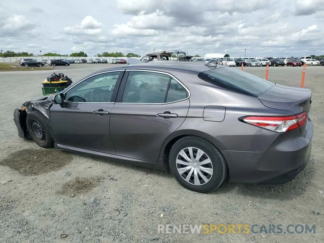 2 fotografías del automóvil dañado 4T1E31AK4LU532041 TOYOTA CAMRY 2020