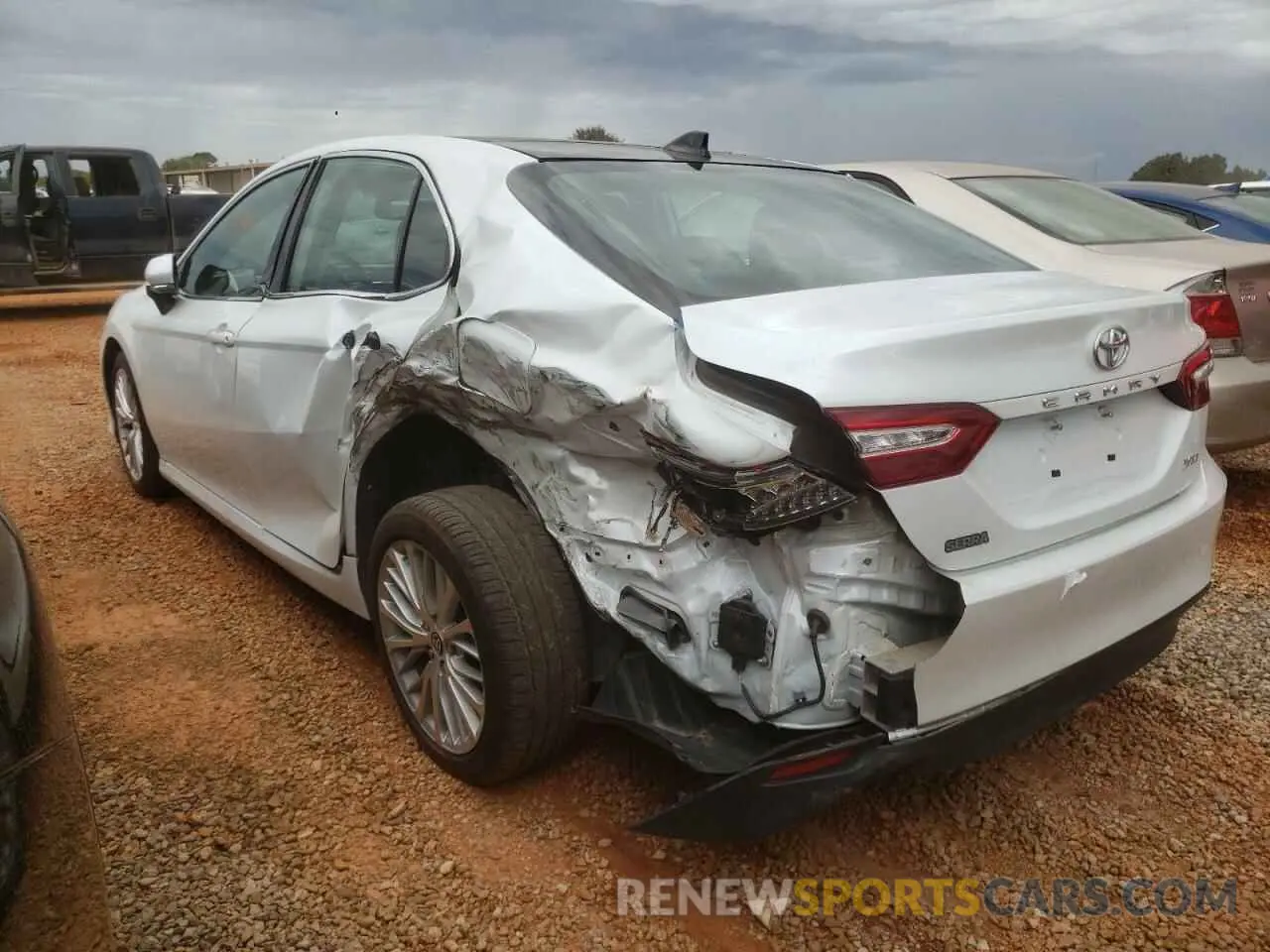 3 fotografías del automóvil dañado 4T1F11AK0LU357426 TOYOTA CAMRY 2020