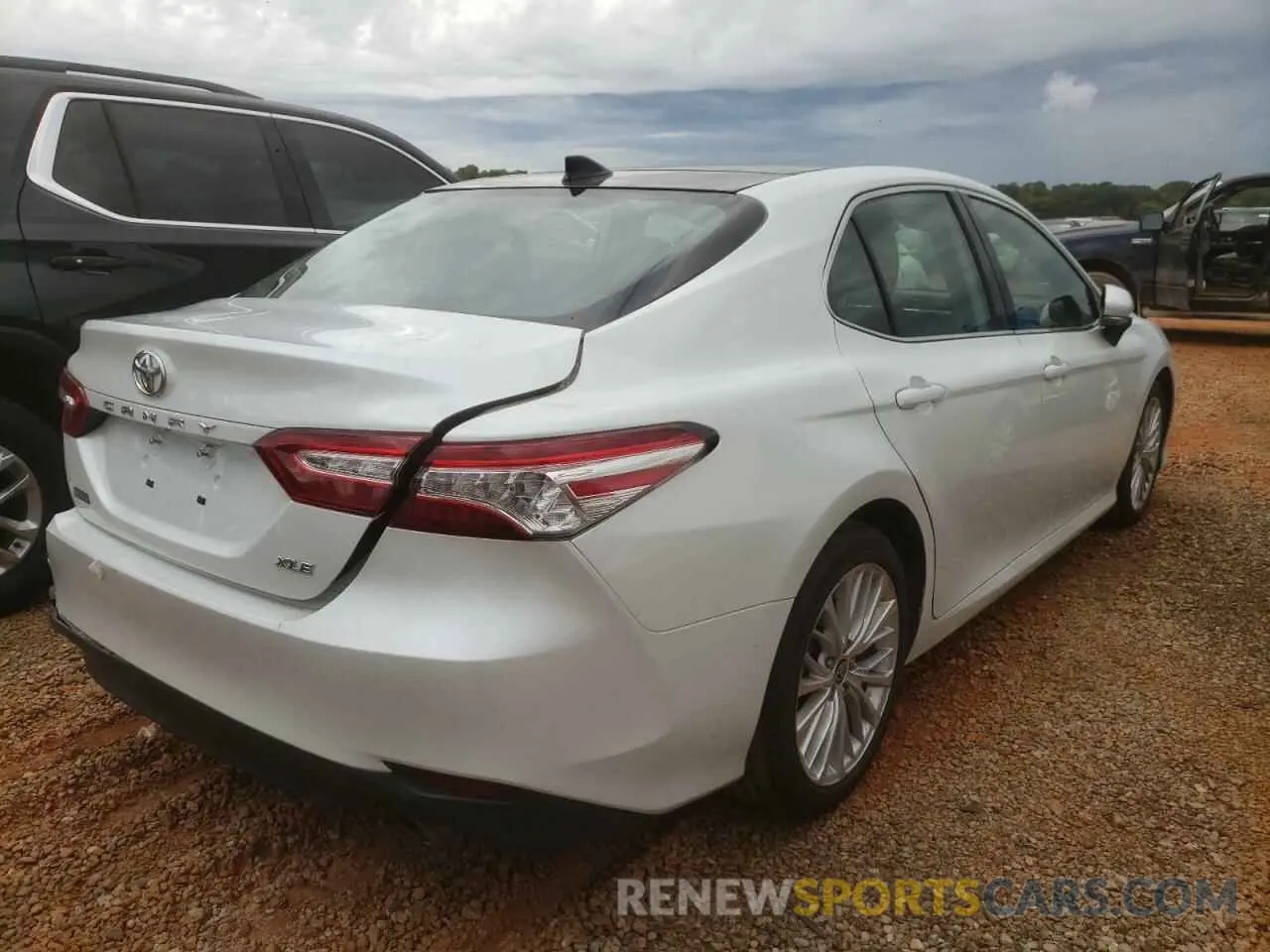 4 fotografías del automóvil dañado 4T1F11AK0LU357426 TOYOTA CAMRY 2020