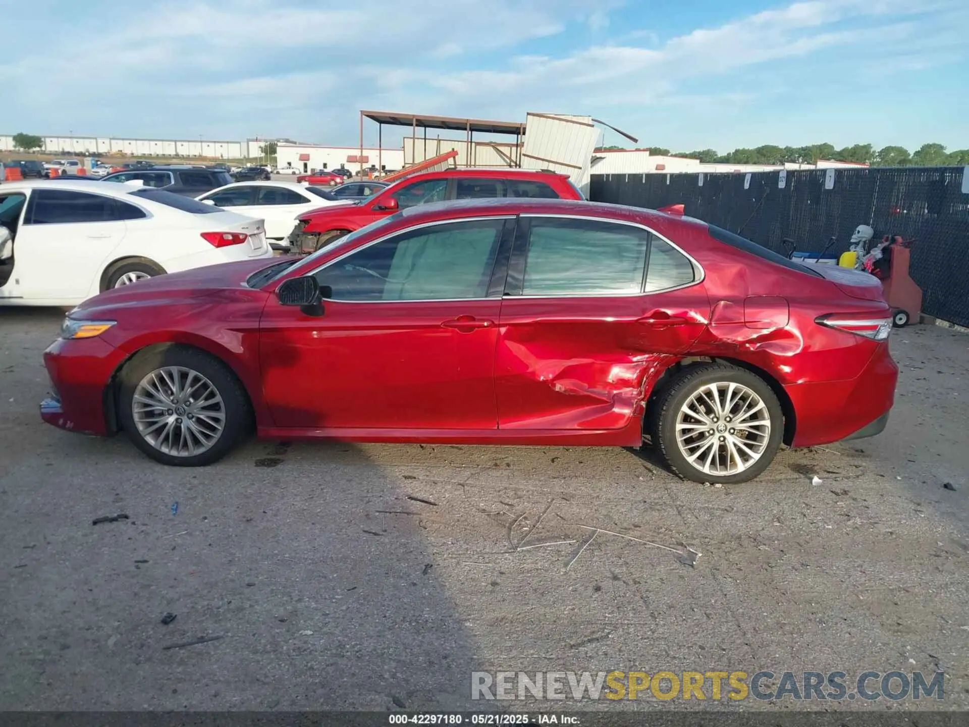 14 fotografías del automóvil dañado 4T1F11AK0LU388143 TOYOTA CAMRY 2020