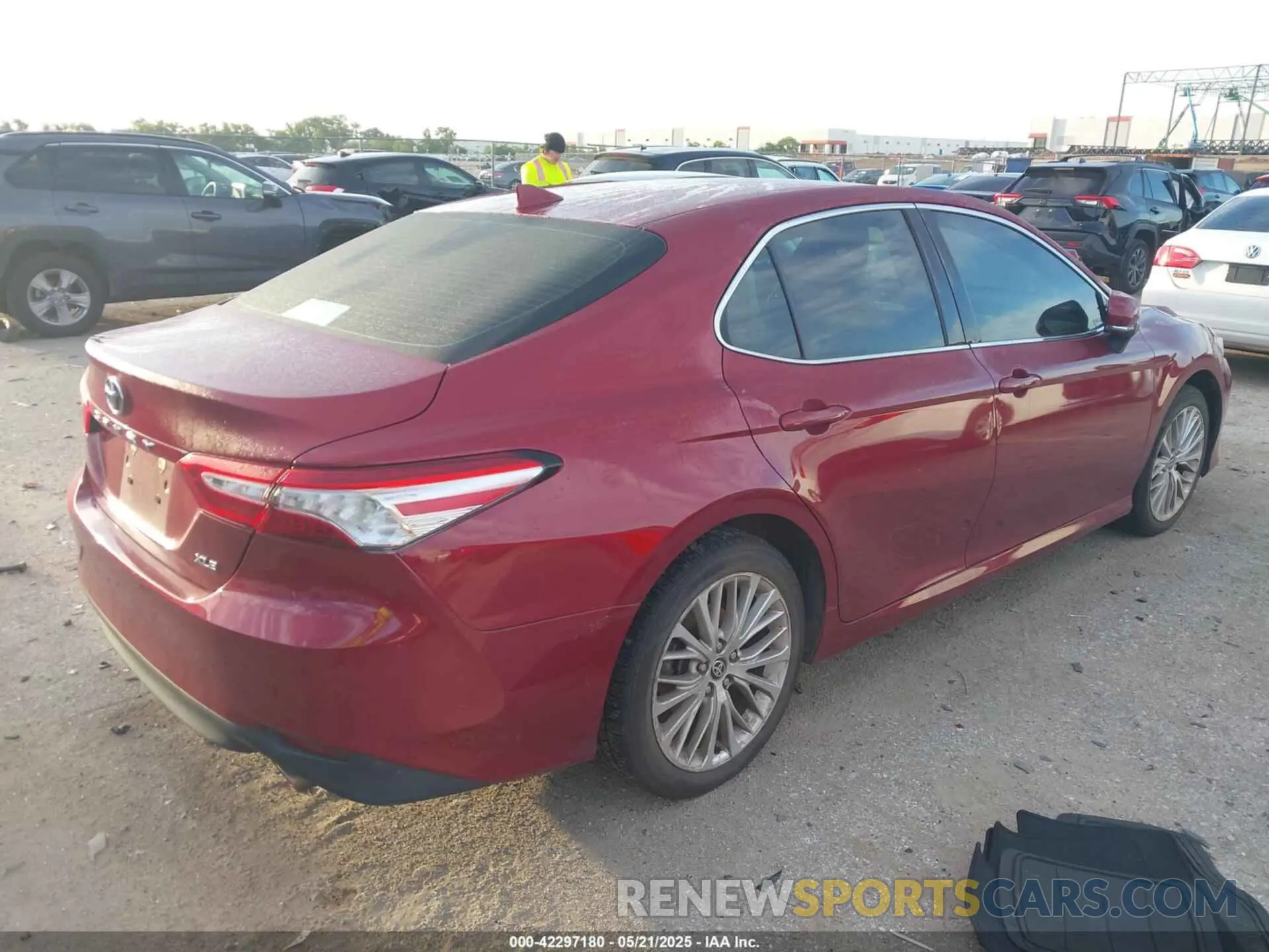 4 fotografías del automóvil dañado 4T1F11AK0LU388143 TOYOTA CAMRY 2020