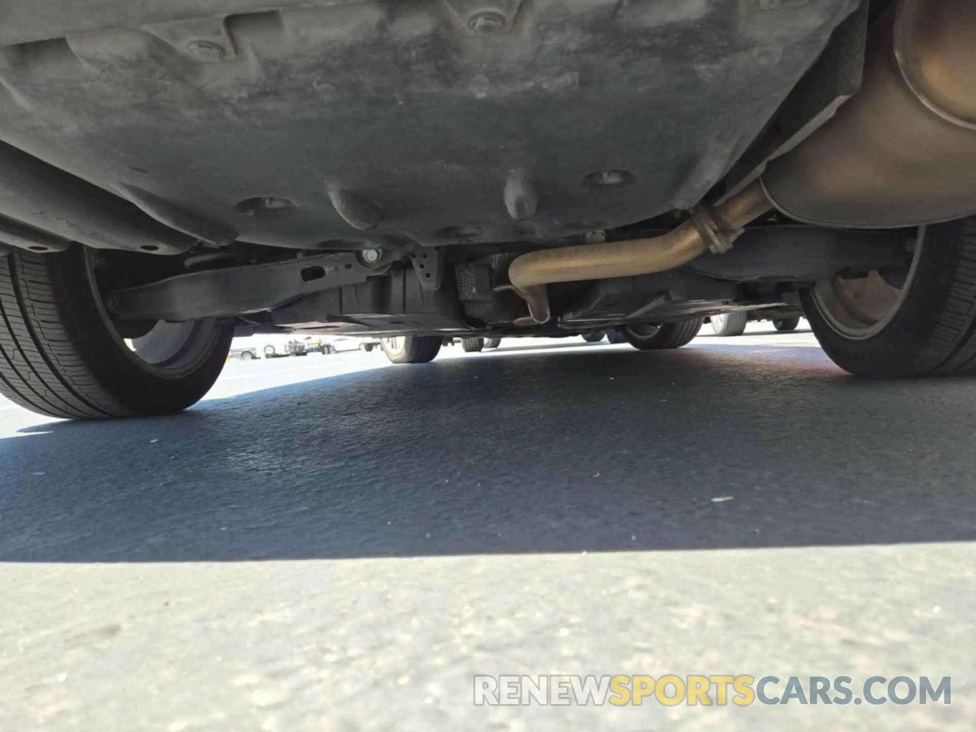 2 fotografías del automóvil dañado 4T1F11AK1LU857756 TOYOTA CAMRY 2020