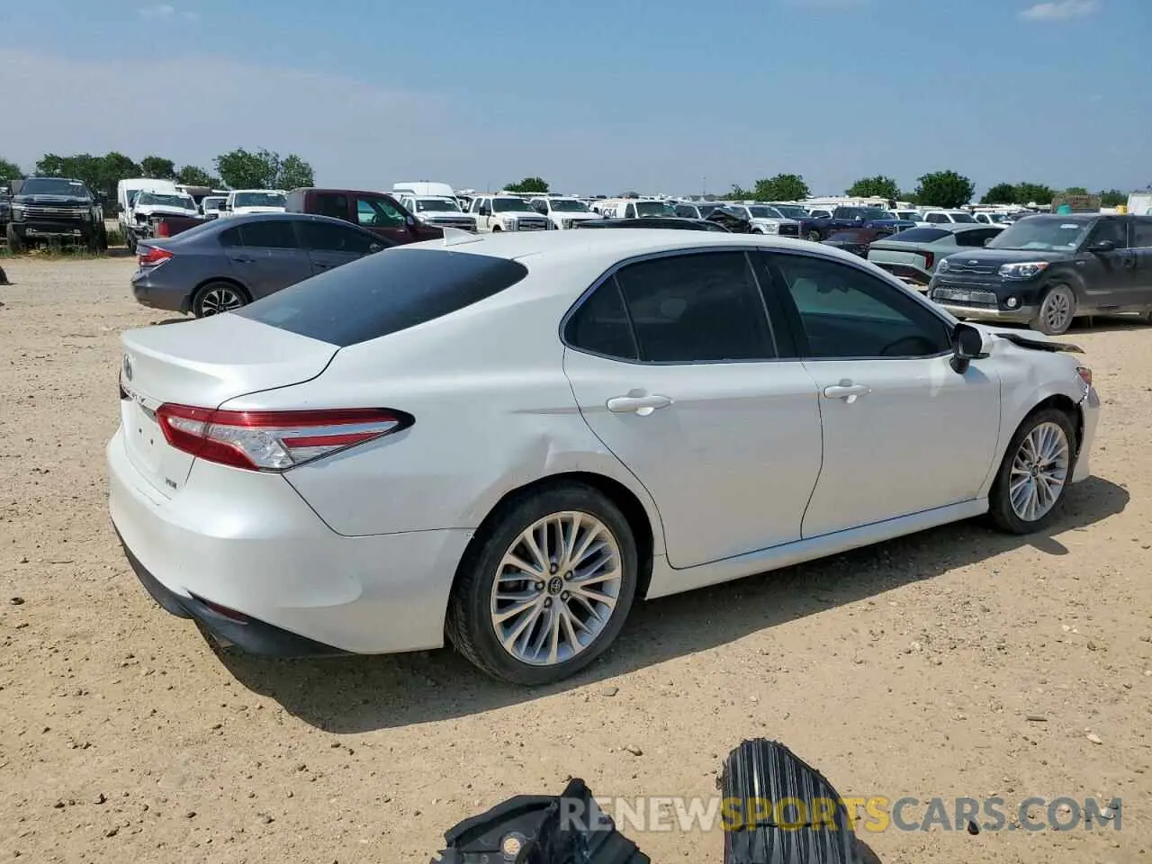 3 fotografías del automóvil dañado 4T1F11AK2LU899496 TOYOTA CAMRY 2020
