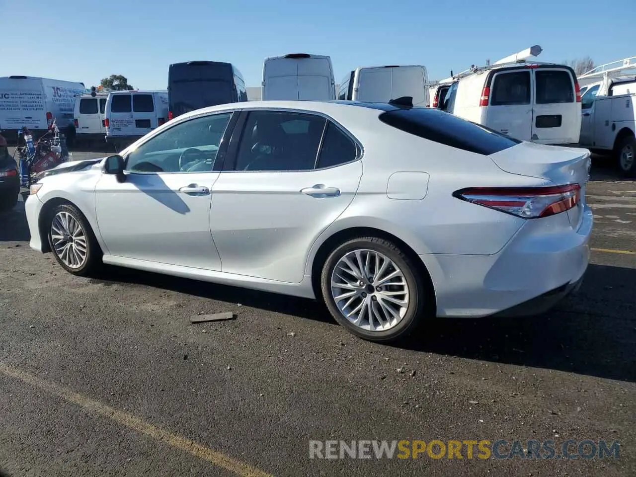 2 fotografías del automóvil dañado 4T1F11AK3LU926690 TOYOTA CAMRY 2020