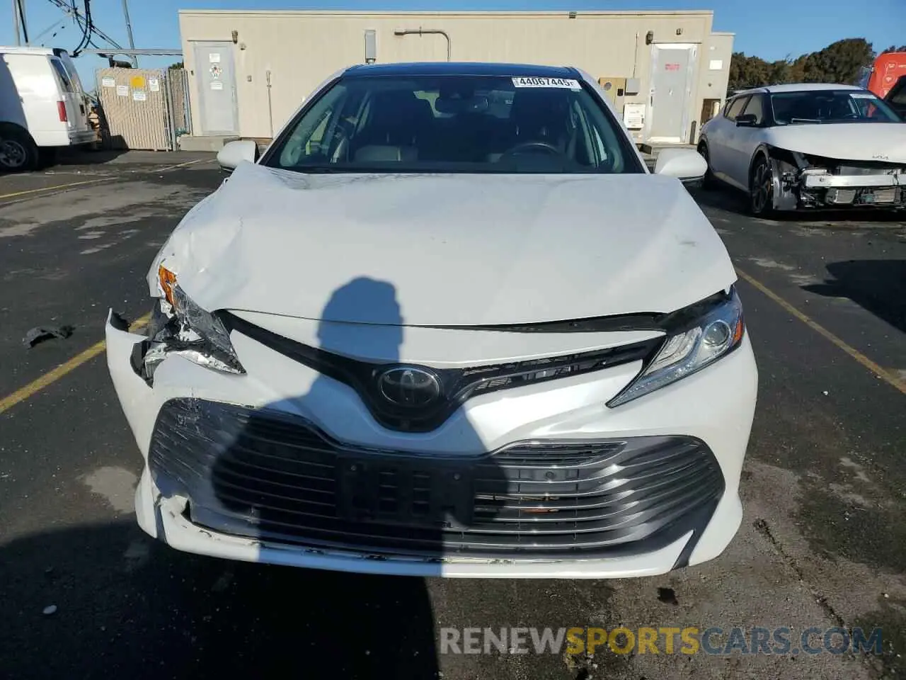 5 fotografías del automóvil dañado 4T1F11AK3LU926690 TOYOTA CAMRY 2020