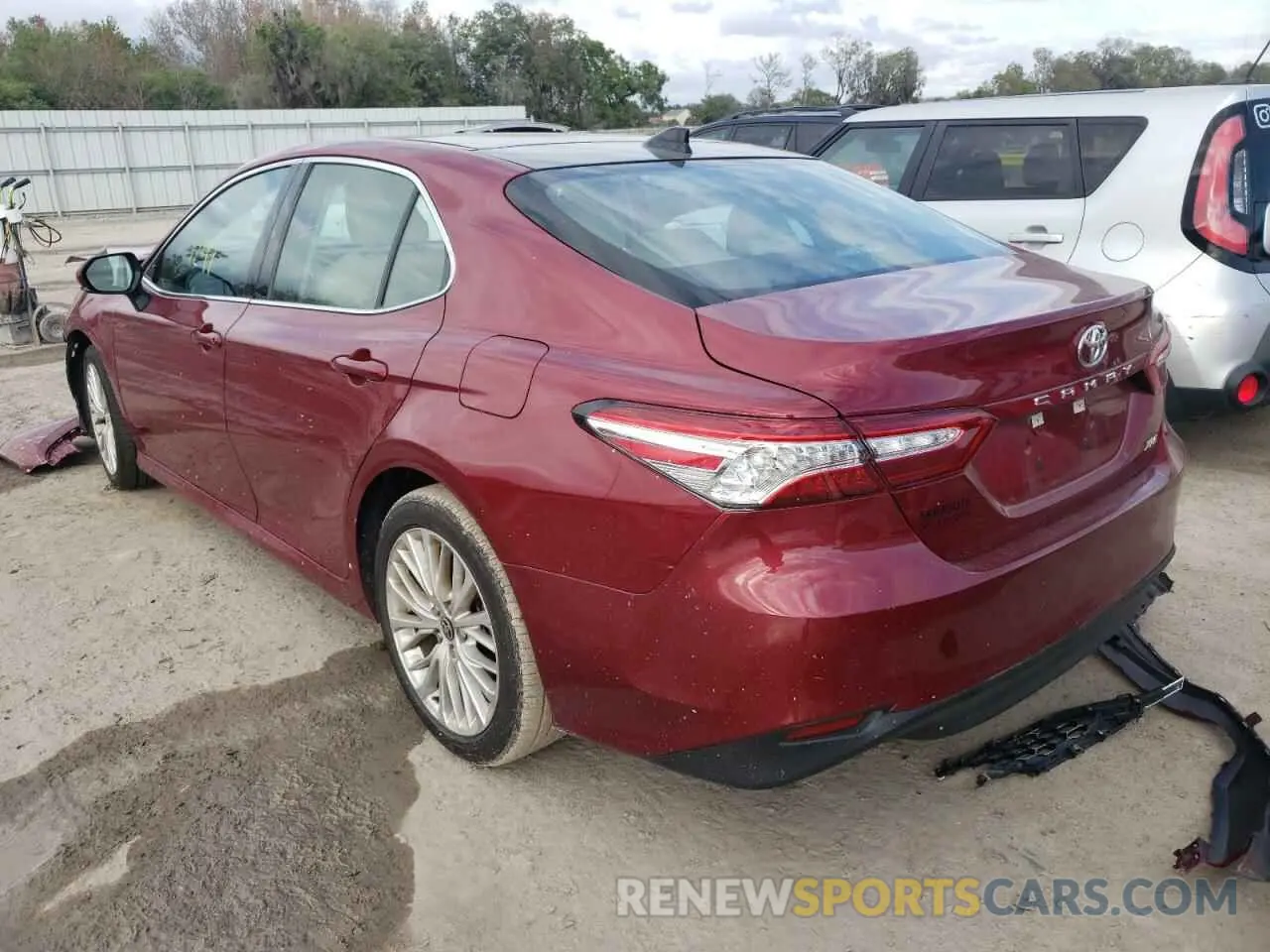 3 fotografías del automóvil dañado 4T1F11AK3LU970821 TOYOTA CAMRY 2020