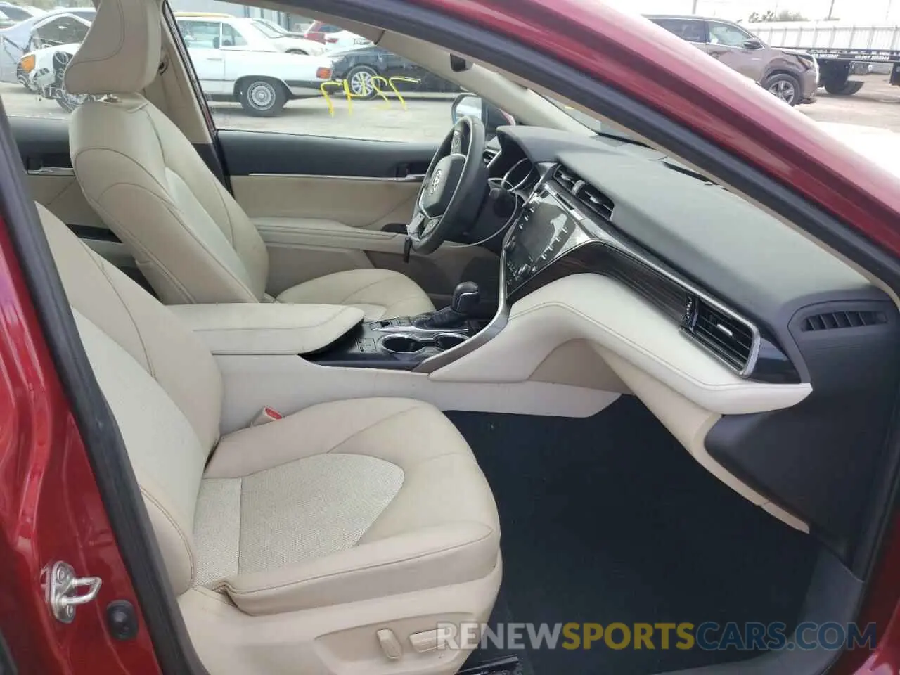 5 fotografías del automóvil dañado 4T1F11AK3LU970821 TOYOTA CAMRY 2020