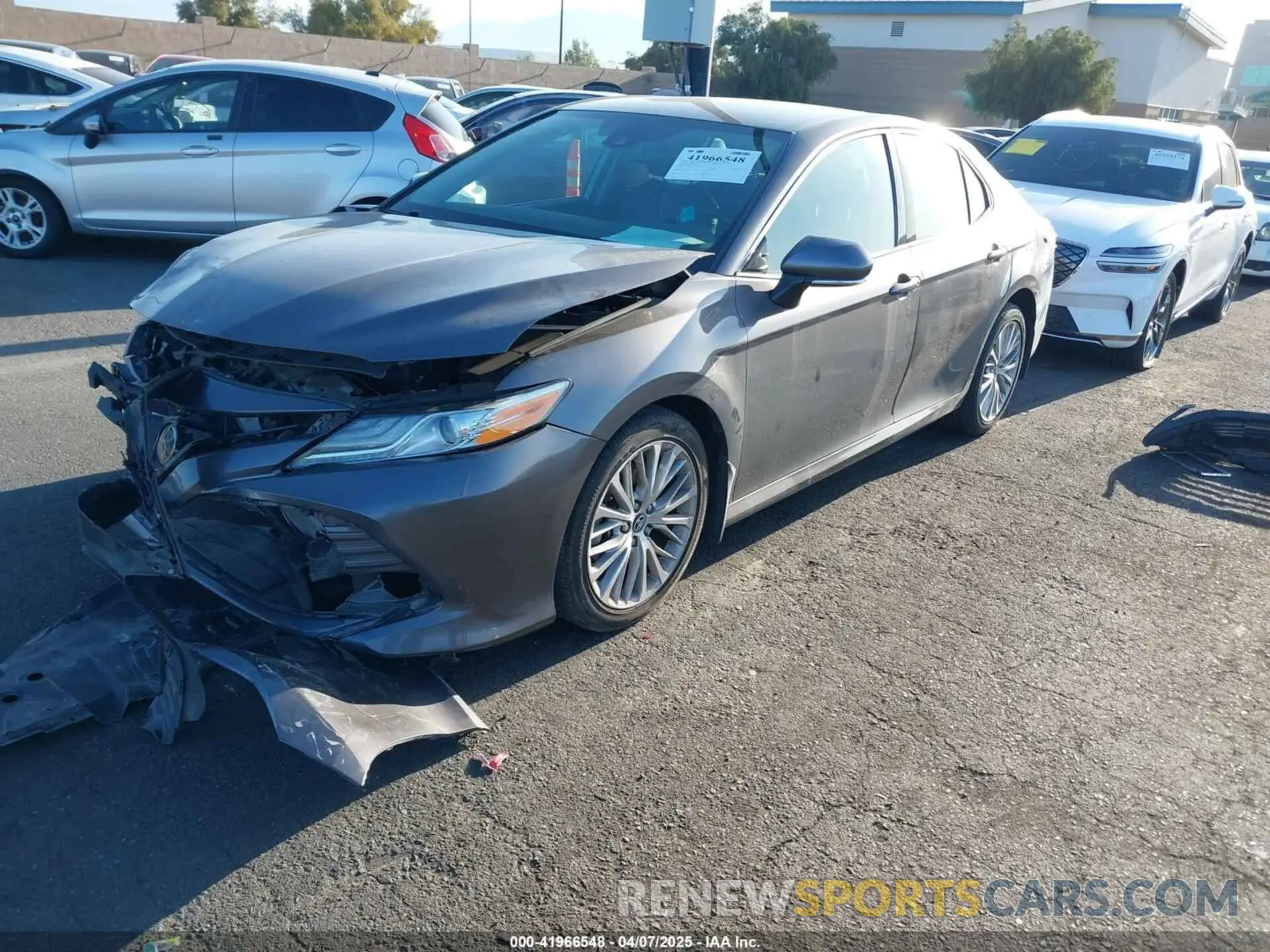 2 fotografías del automóvil dañado 4T1F11AK4LU308732 TOYOTA CAMRY 2020