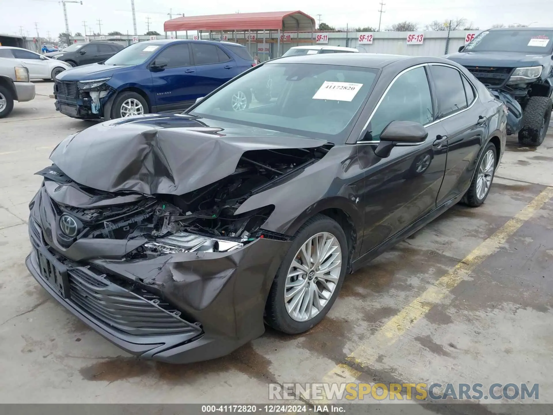 2 fotografías del automóvil dañado 4T1F11AK5LU878786 TOYOTA CAMRY 2020