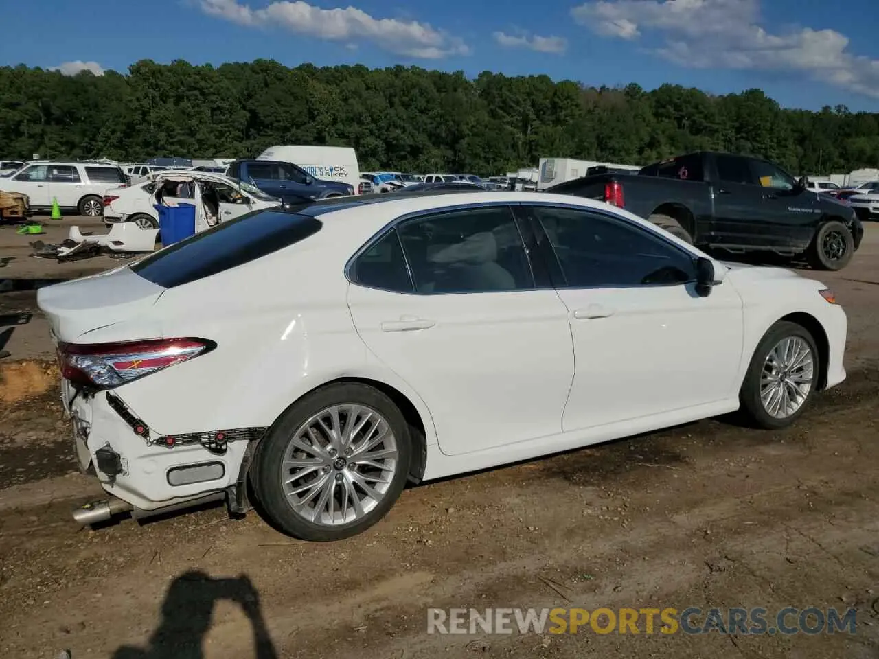 3 fotografías del automóvil dañado 4T1F11AK6LU302897 TOYOTA CAMRY 2020