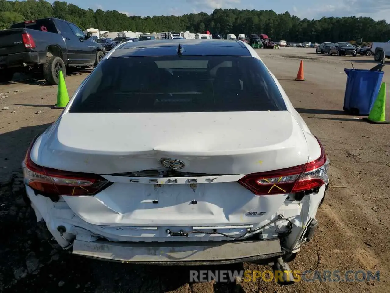 6 fotografías del automóvil dañado 4T1F11AK6LU302897 TOYOTA CAMRY 2020