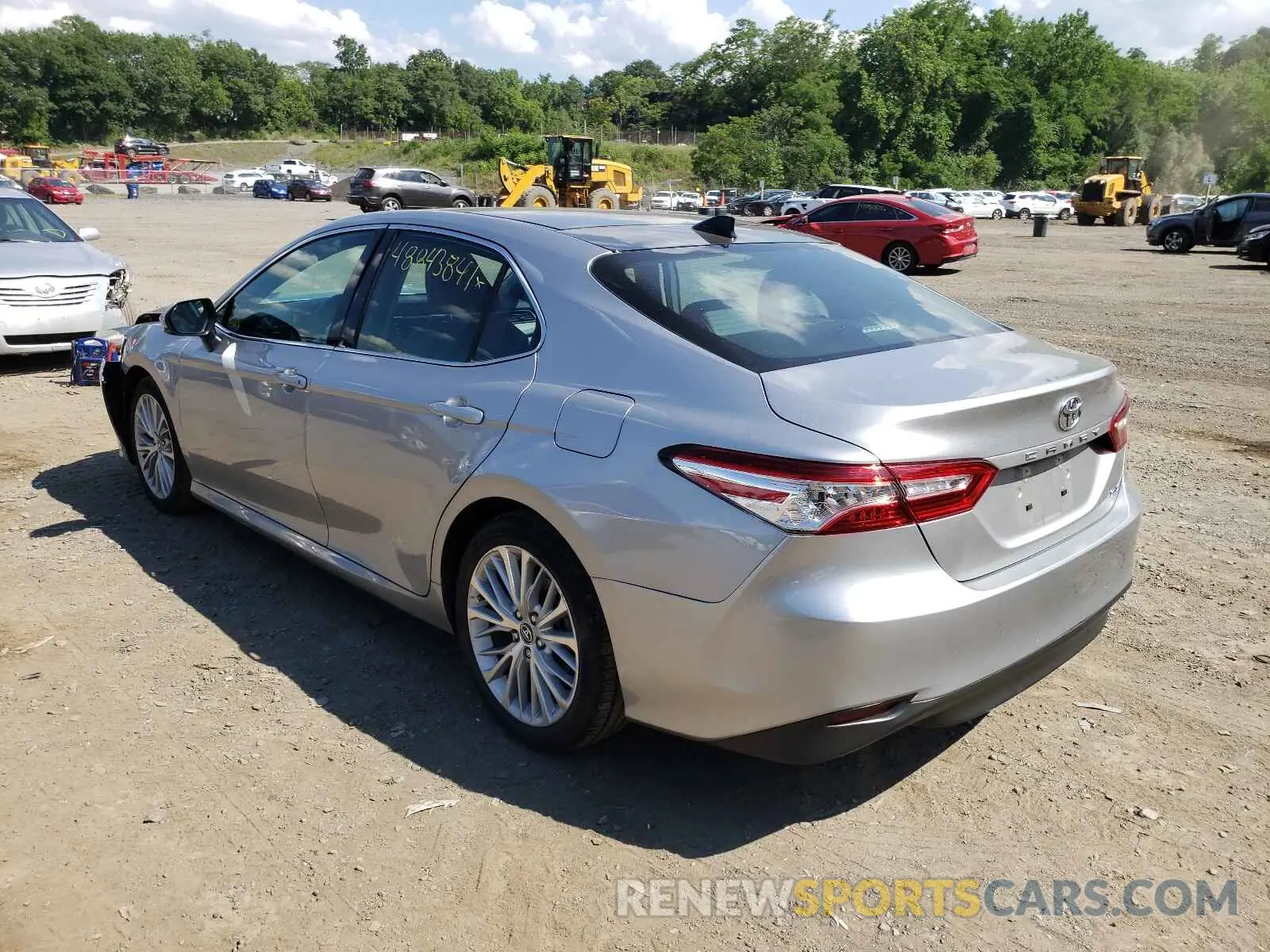 3 fotografías del automóvil dañado 4T1F11AK7LU864260 TOYOTA CAMRY 2020
