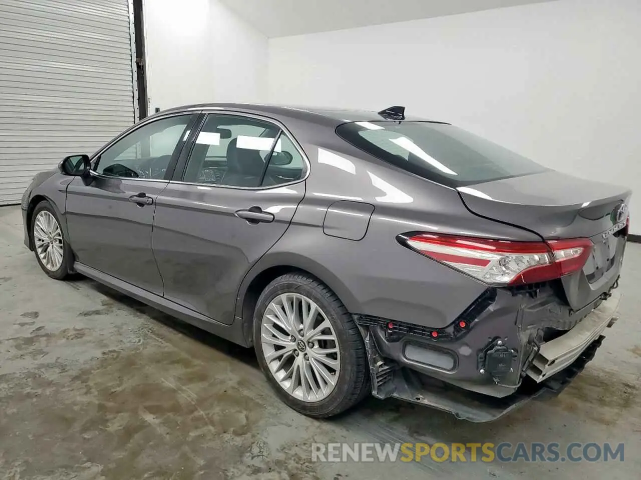 2 fotografías del automóvil dañado 4T1F11AK8LU961158 TOYOTA CAMRY 2020