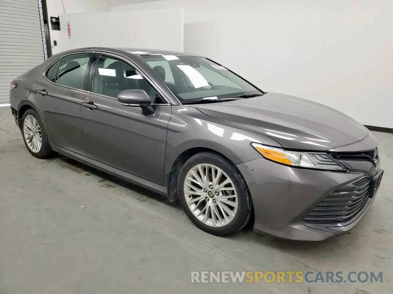 4 fotografías del automóvil dañado 4T1F11AK8LU961158 TOYOTA CAMRY 2020