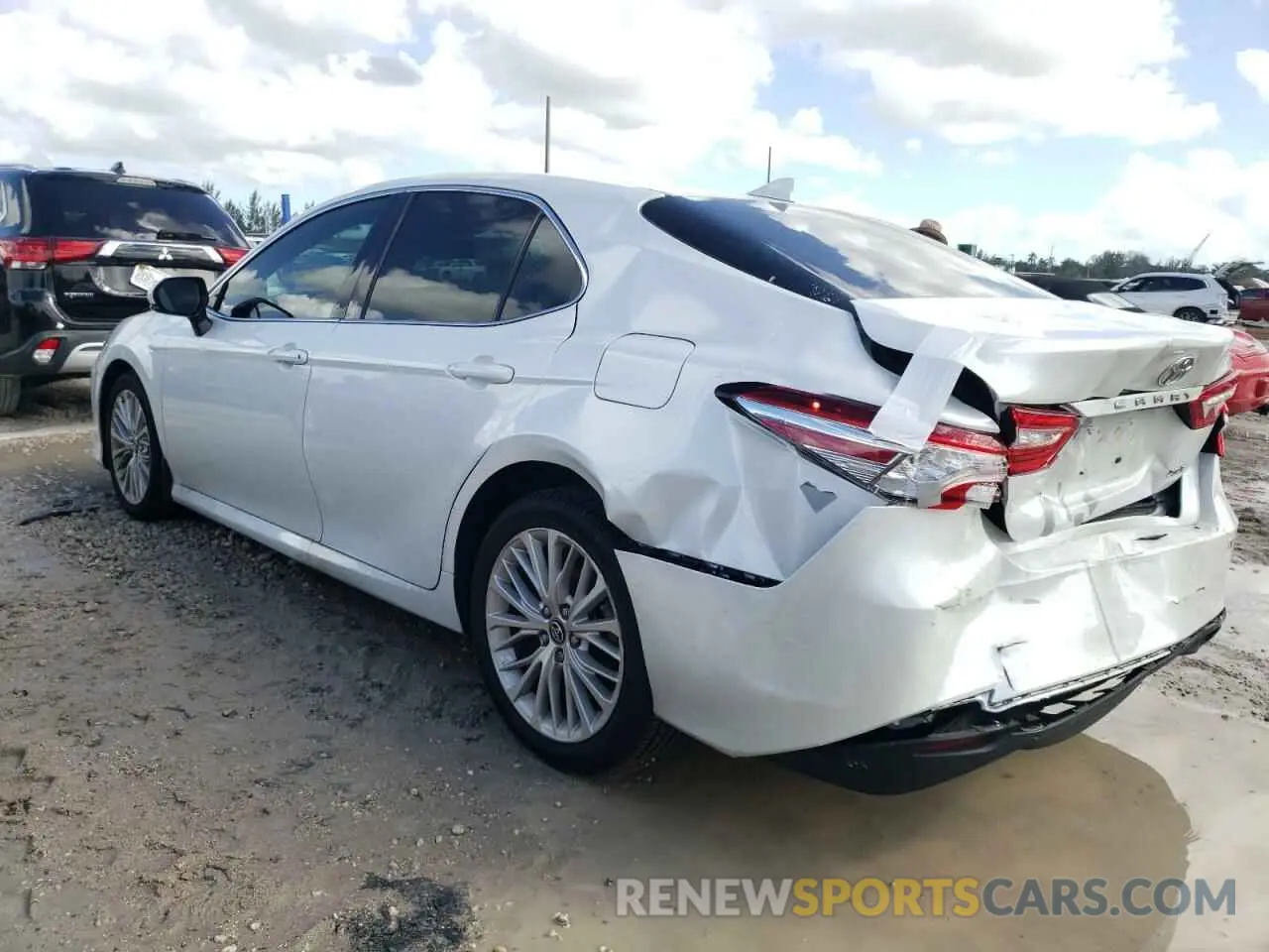 2 fotografías del automóvil dañado 4T1F11AK9LU943218 TOYOTA CAMRY 2020