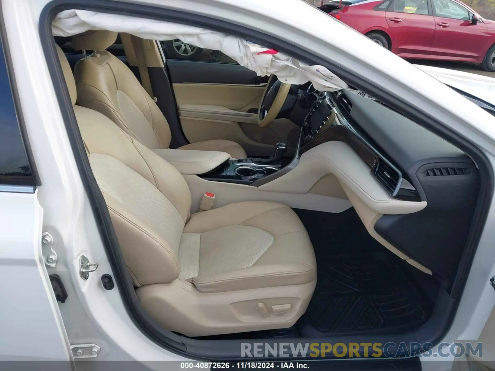 5 fotografías del automóvil dañado 4T1F11AKXLU886883 TOYOTA CAMRY 2020