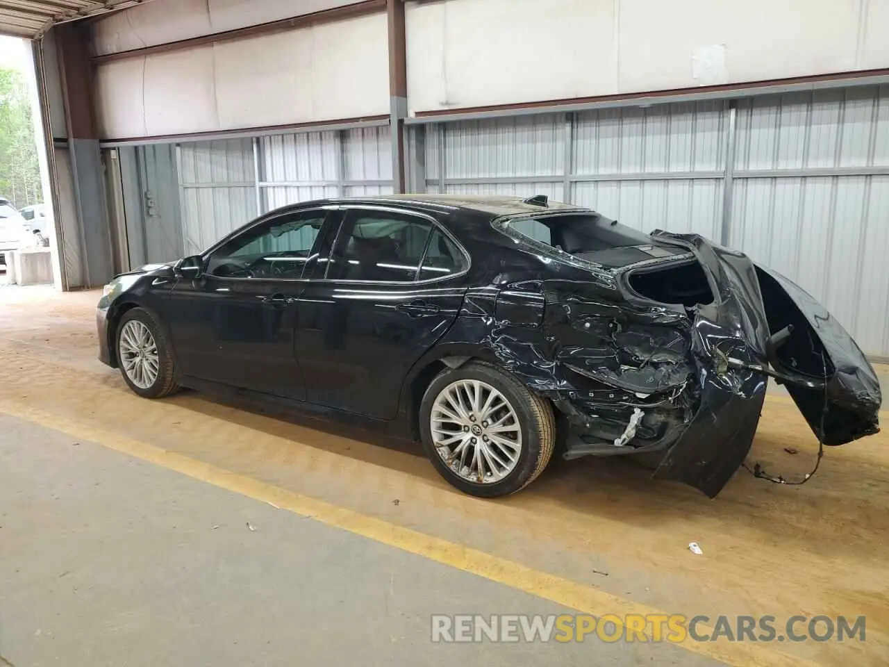 2 fotografías del automóvil dañado 4T1F11AKXLU888939 TOYOTA CAMRY 2020