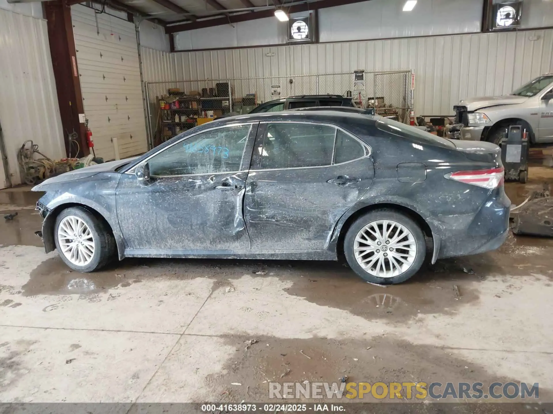 14 fotografías del automóvil dañado 4T1F11BK2LU010730 TOYOTA CAMRY 2020