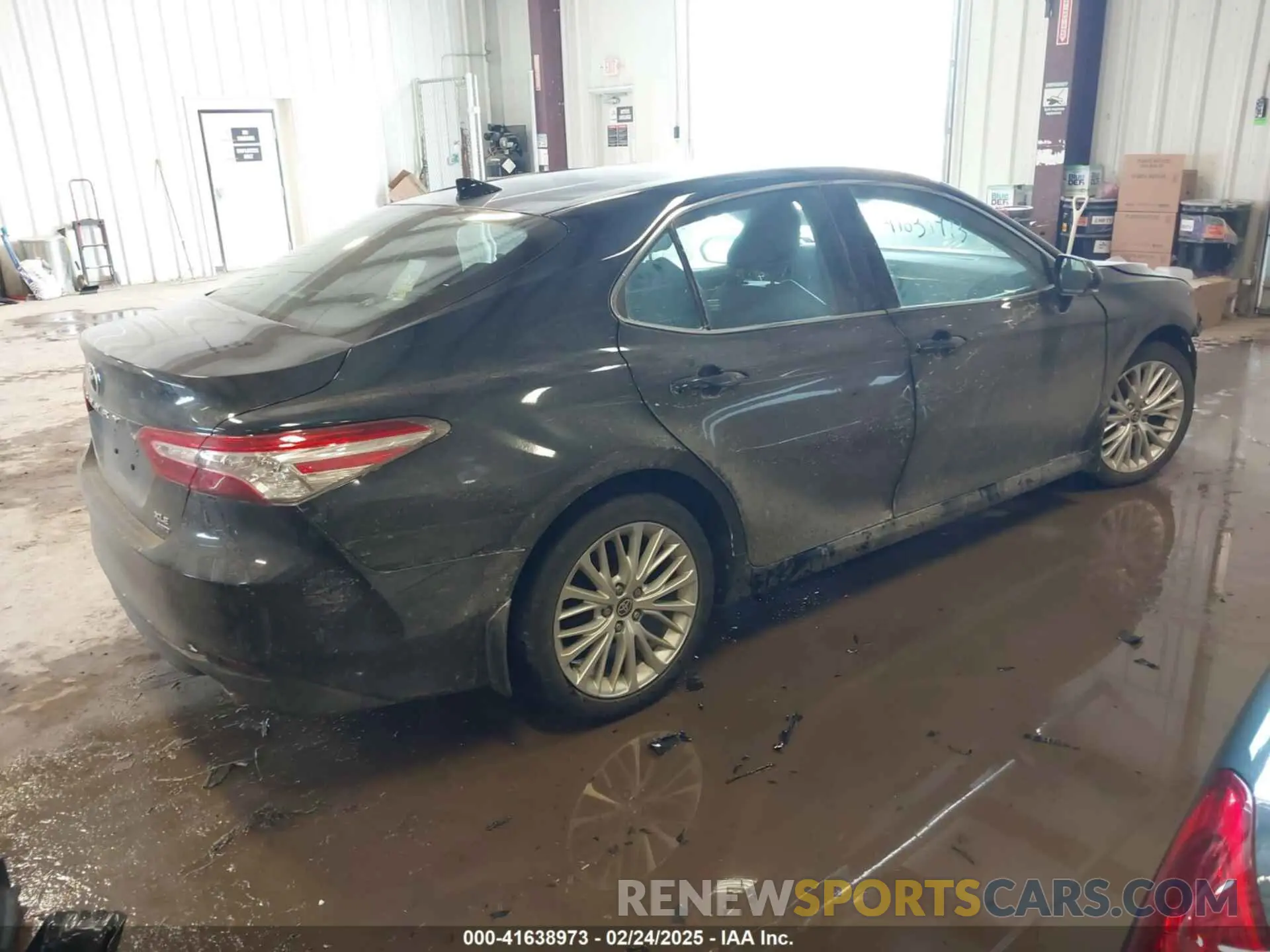 4 fotografías del automóvil dañado 4T1F11BK2LU010730 TOYOTA CAMRY 2020