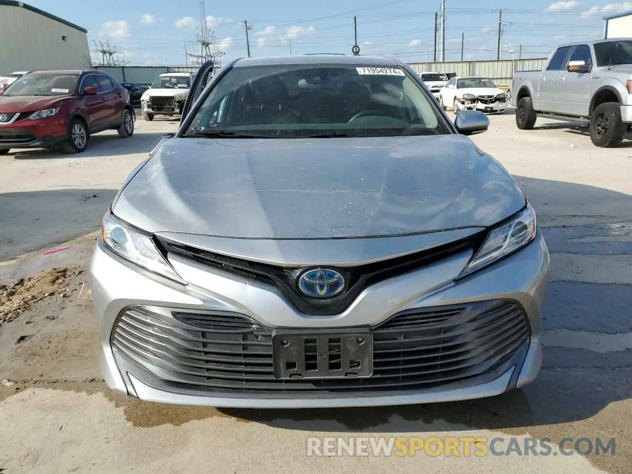 5 fotografías del automóvil dañado 4T1F31AK0LU525365 TOYOTA CAMRY 2020