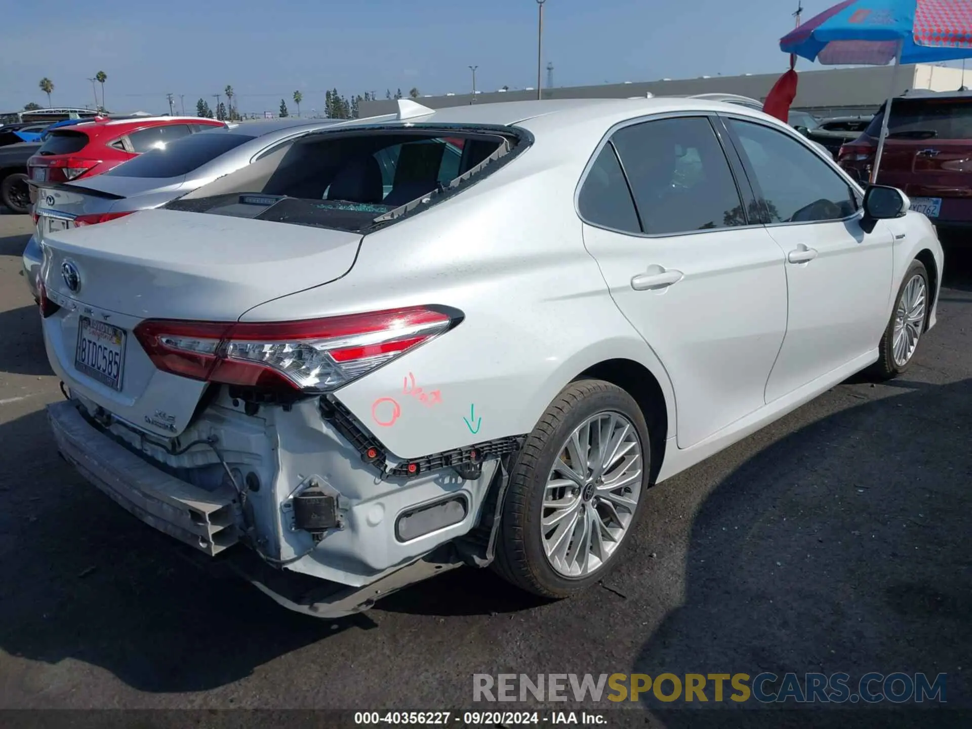 4 fotografías del automóvil dañado 4T1F31AK0LU542473 TOYOTA CAMRY 2020