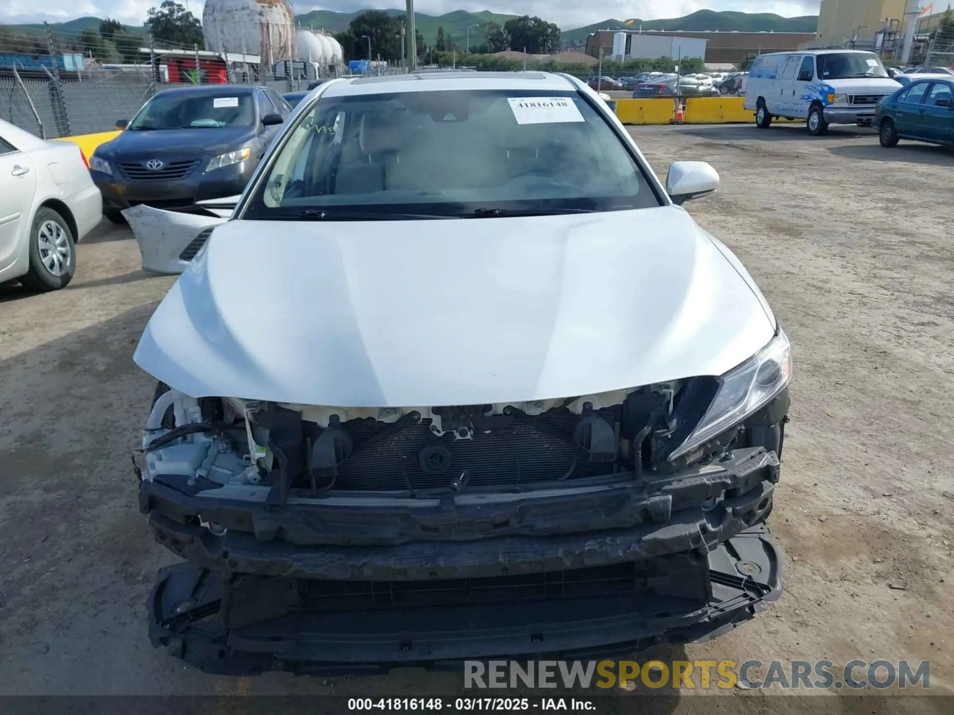 13 fotografías del automóvil dañado 4T1F31AK2LU014000 TOYOTA CAMRY 2020