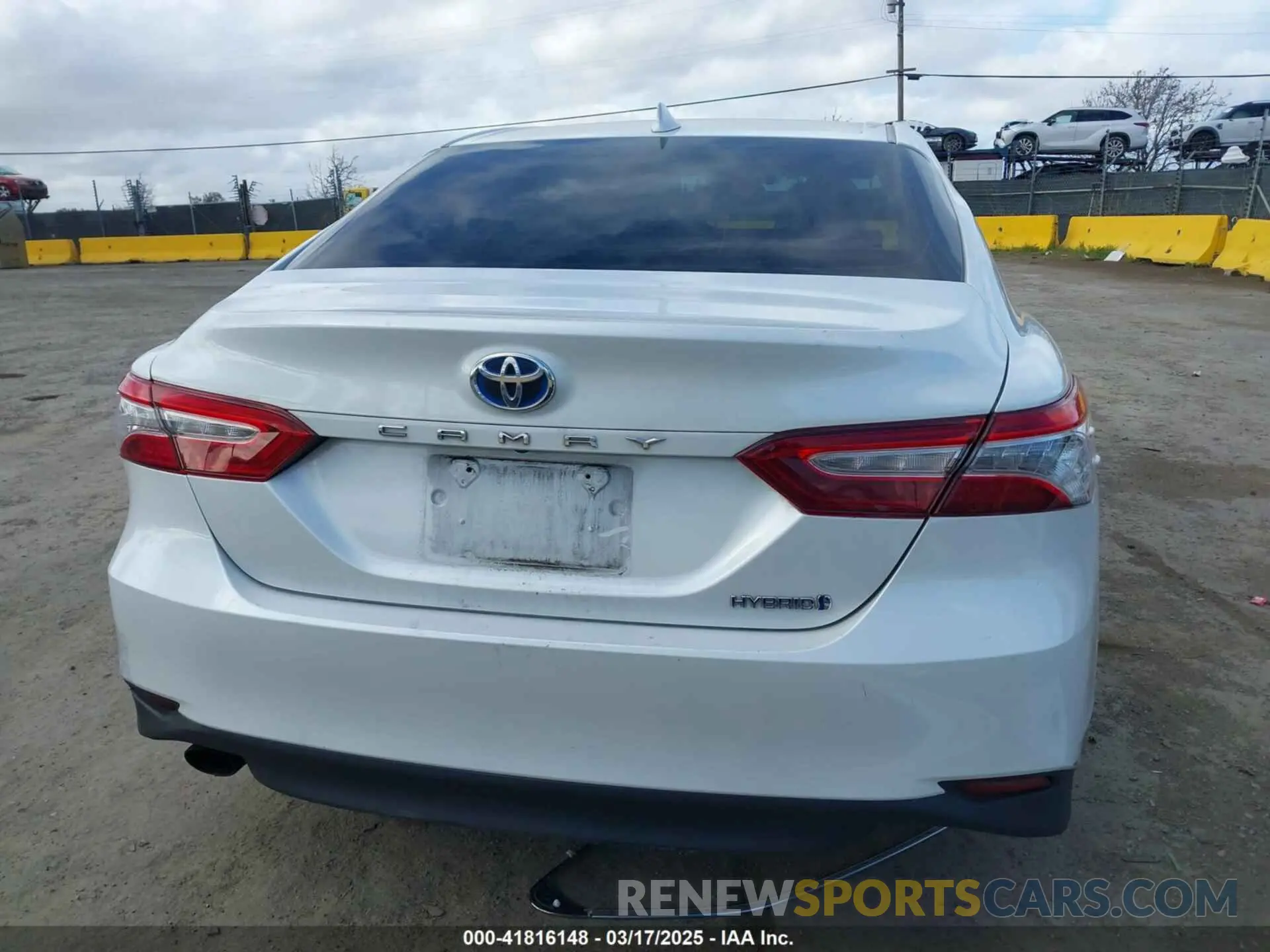17 fotografías del automóvil dañado 4T1F31AK2LU014000 TOYOTA CAMRY 2020
