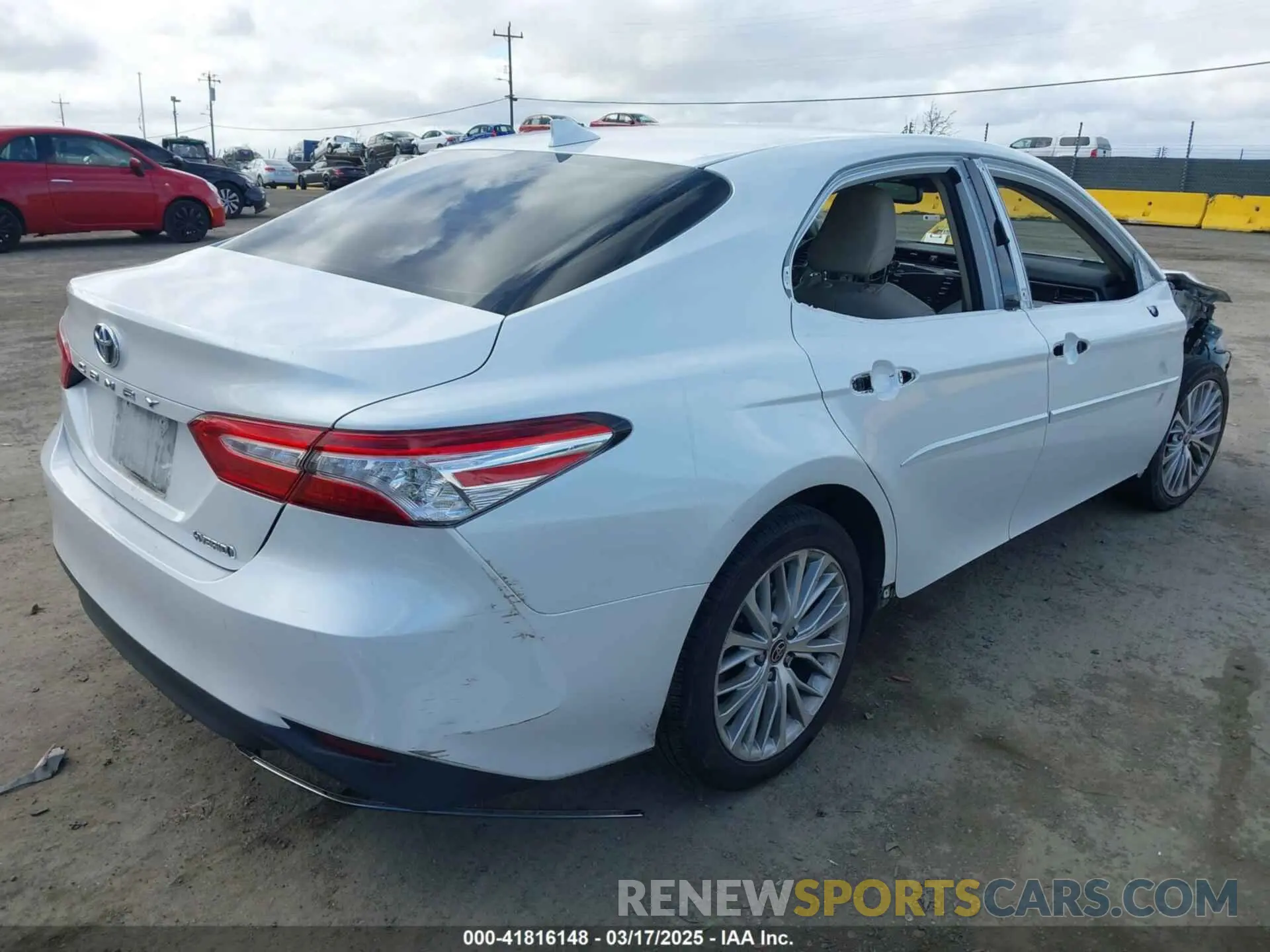 4 fotografías del automóvil dañado 4T1F31AK2LU014000 TOYOTA CAMRY 2020